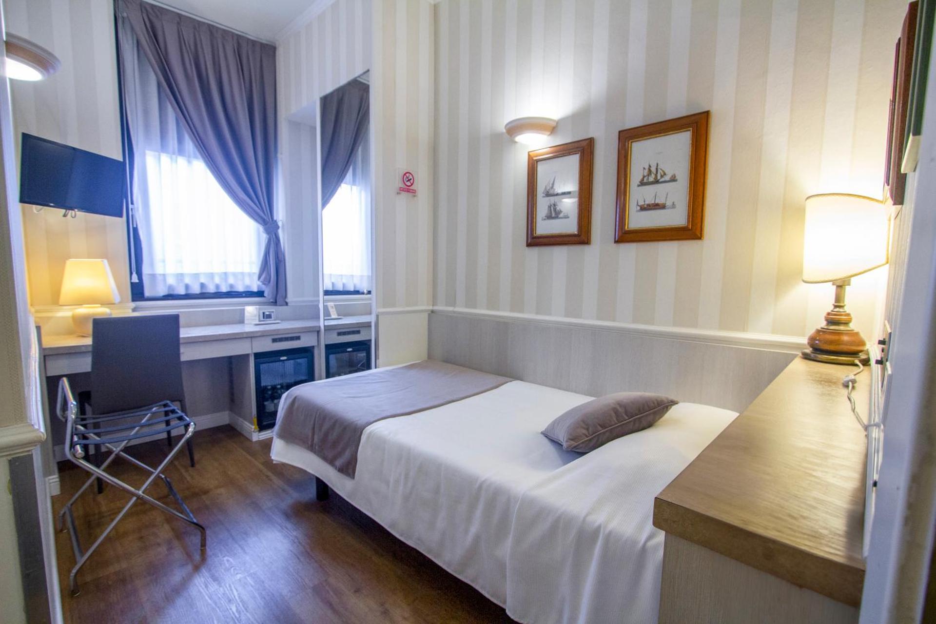 Hotel Flora - Photo 5