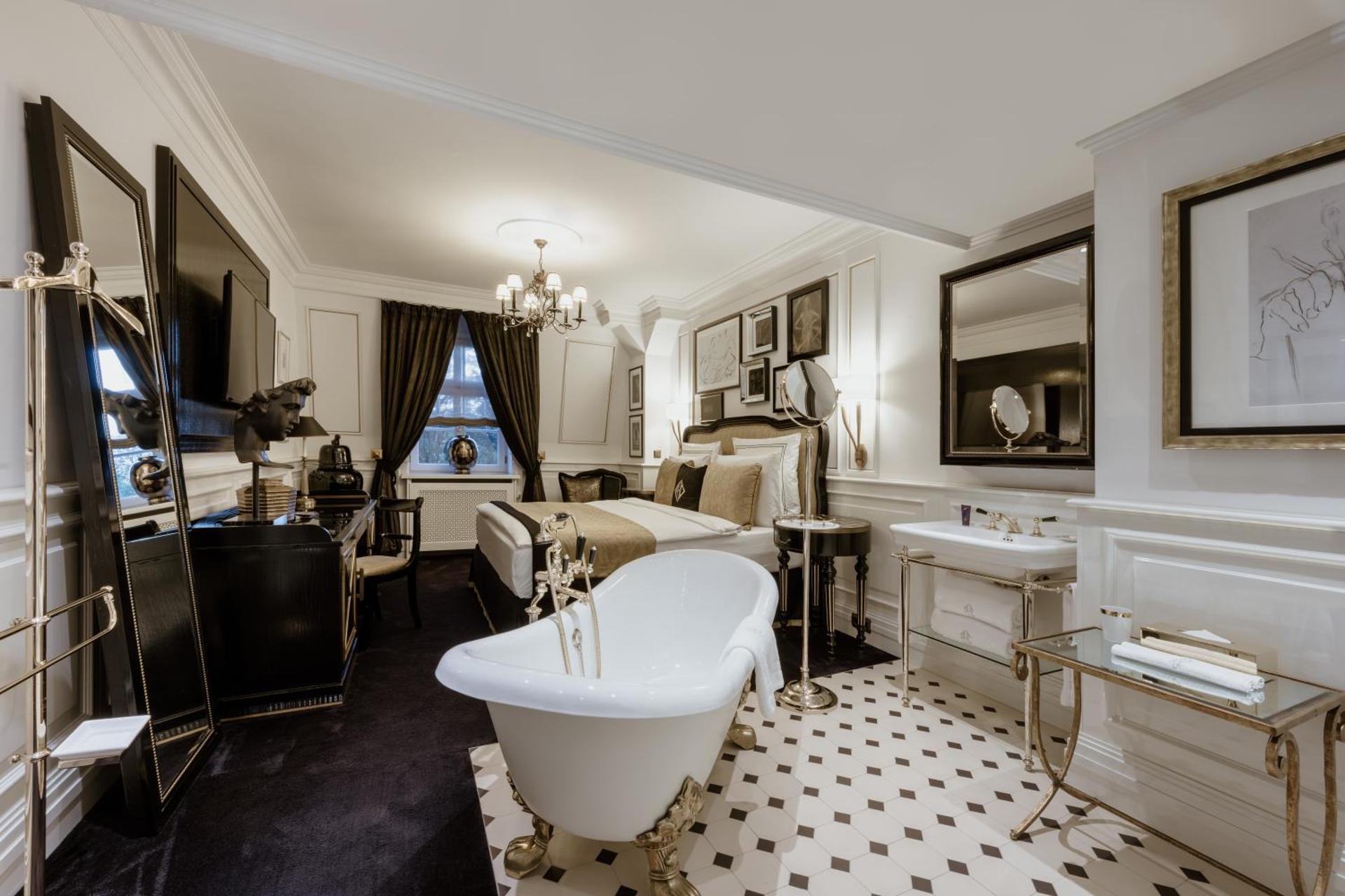 Schlosshotel Berlin - Photo 23