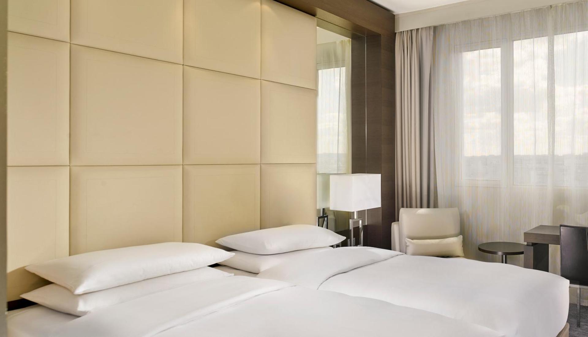 Hyatt Regency Paris Etoile - Photo 39