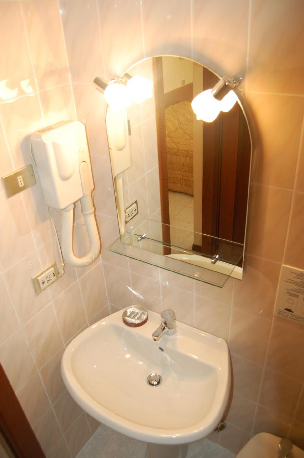 Hotel Marco Polo SELF CHECK-IN - Photo 17