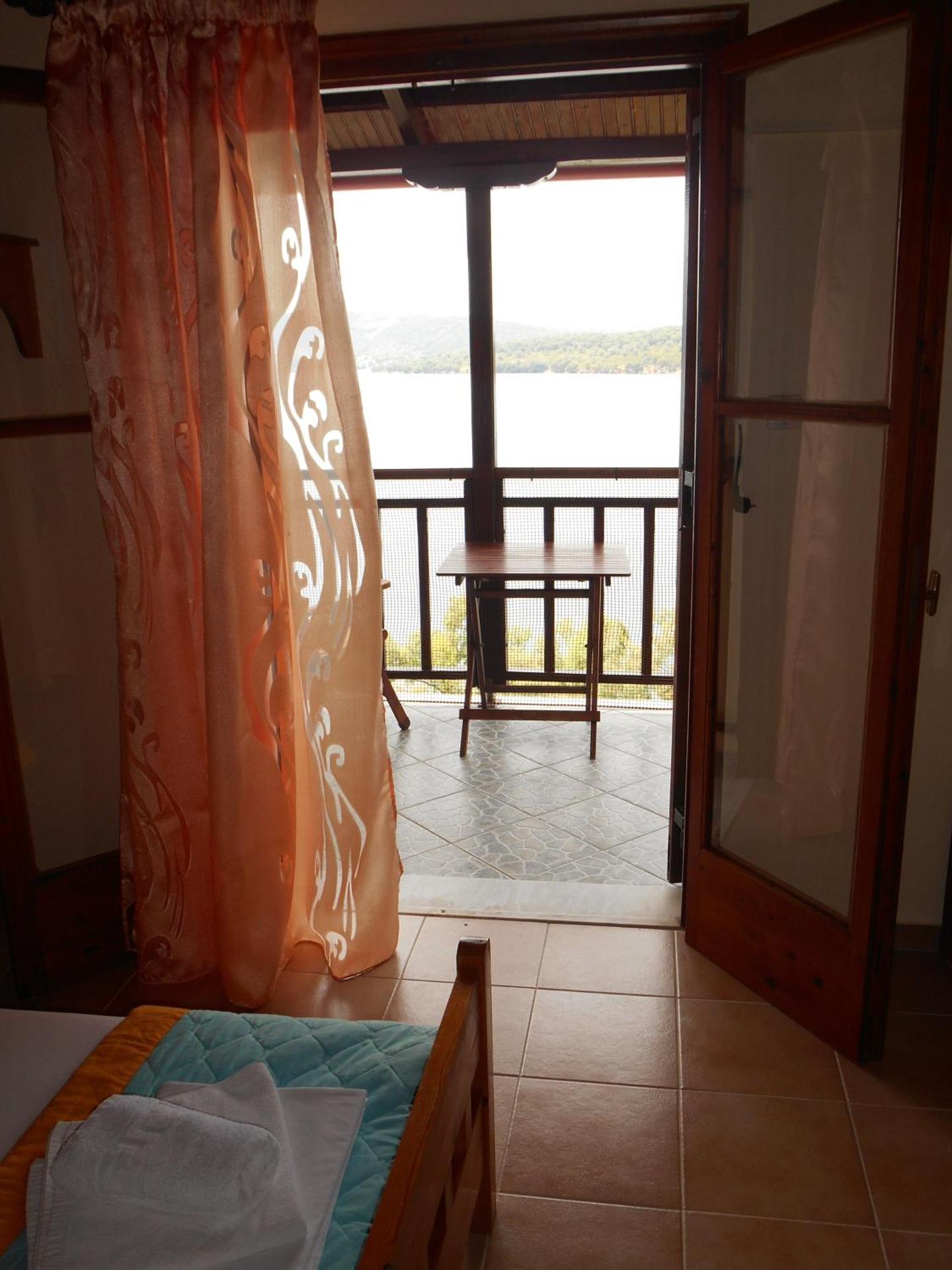 Violetta Studios & Apartments - Photo 3