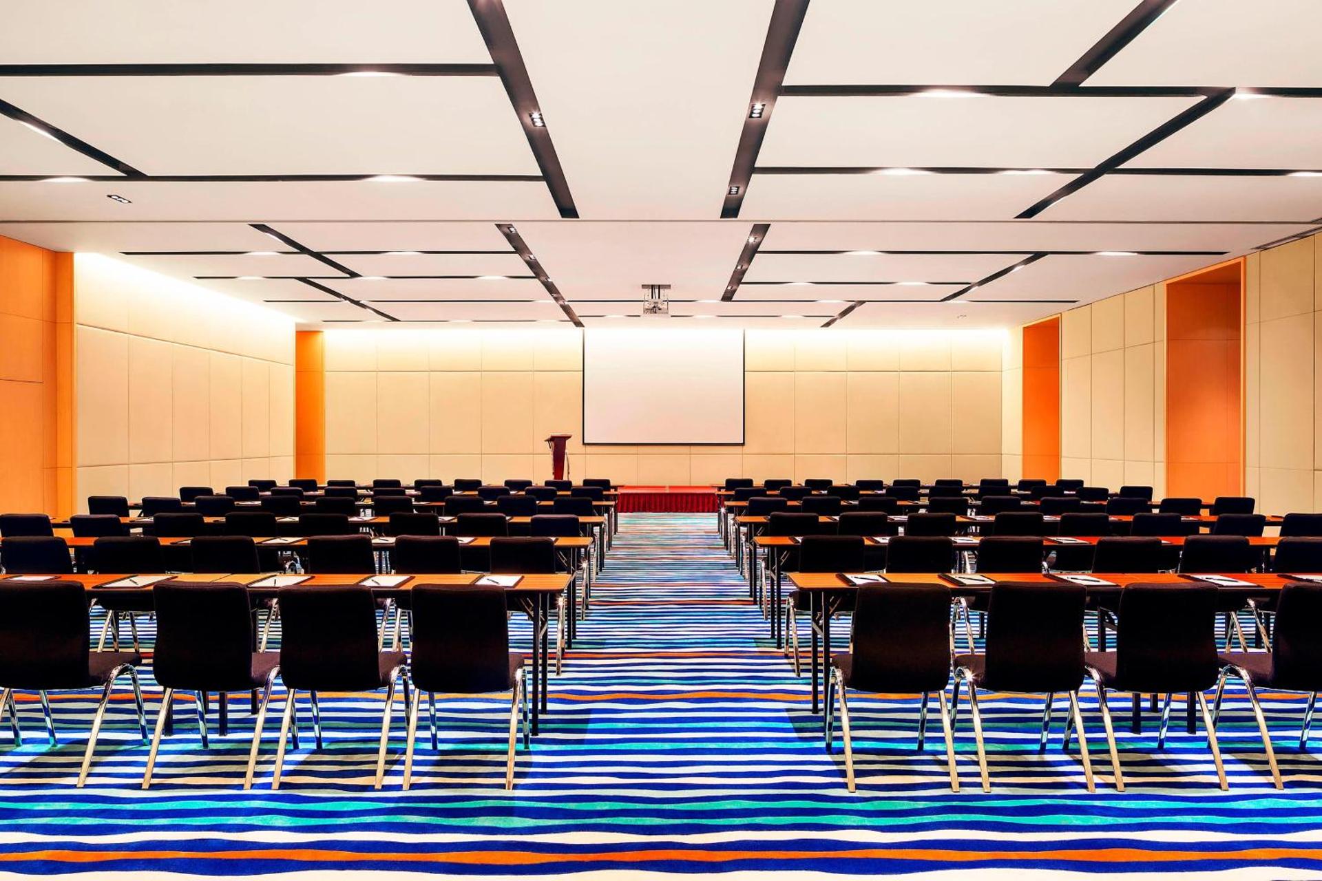 Aloft Guangzhou University Park - Photo 11