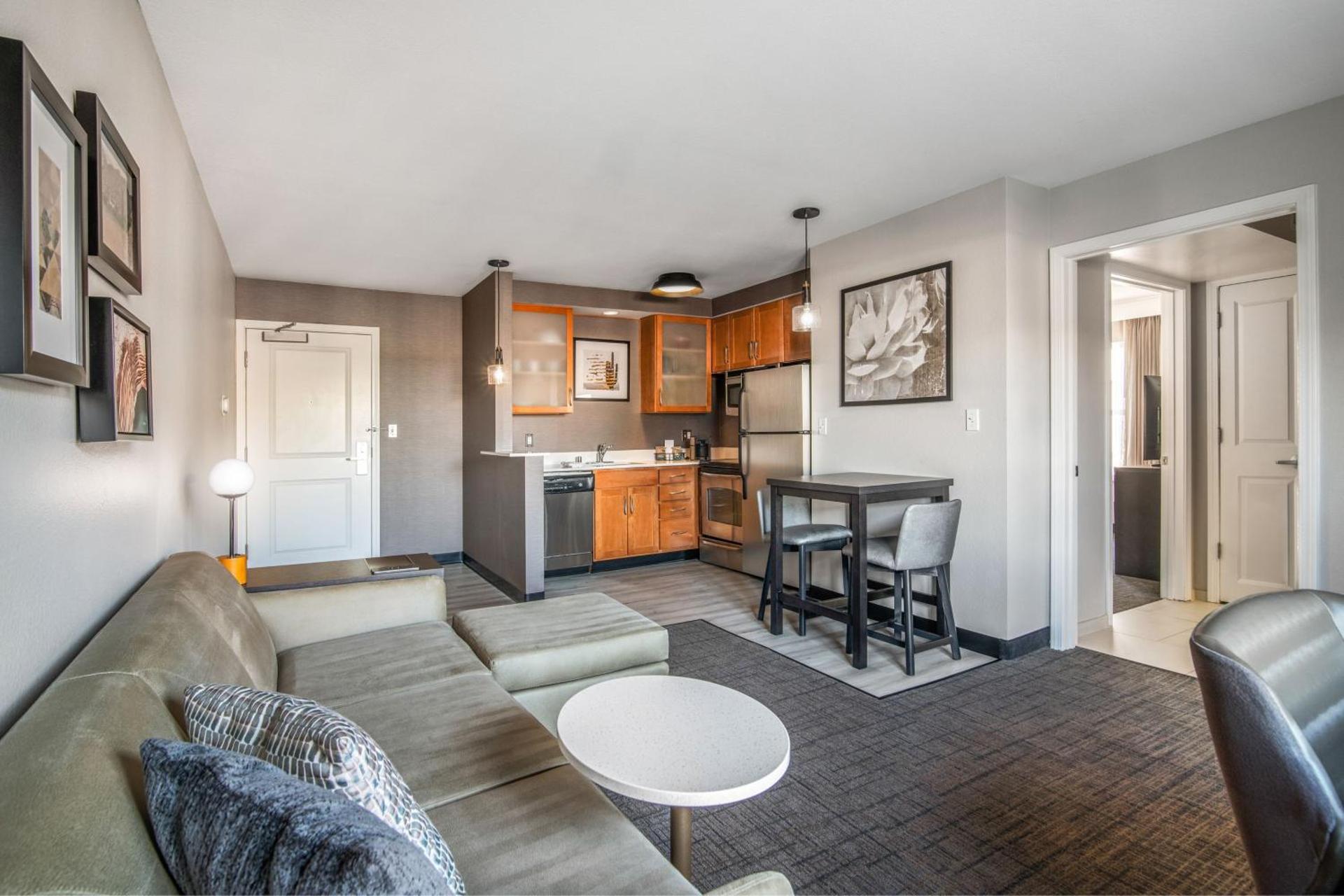 Residence Inn Phoenix Glendale Sports & Entertainment District - Photo 41