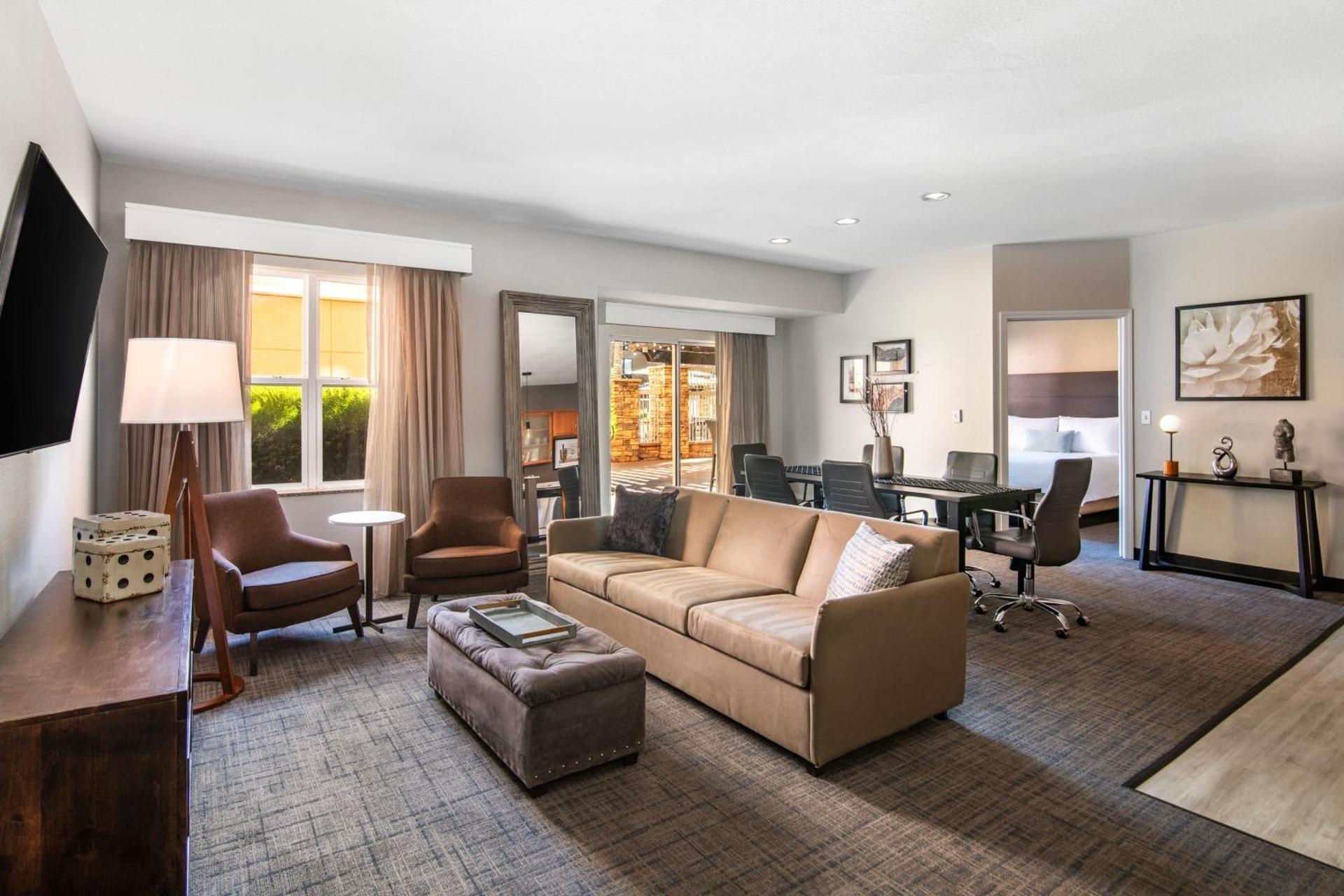 Residence Inn Phoenix Glendale Sports & Entertainment District - Photo 8