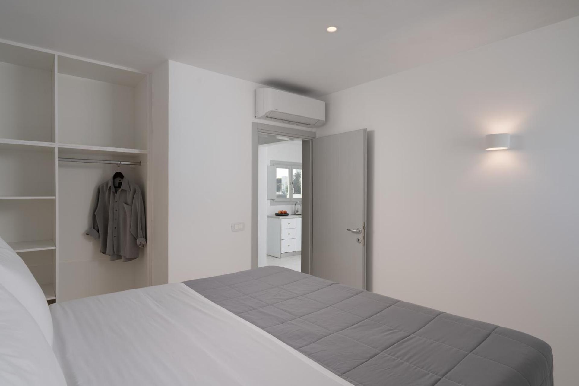 White Concept Caves - Photo 73