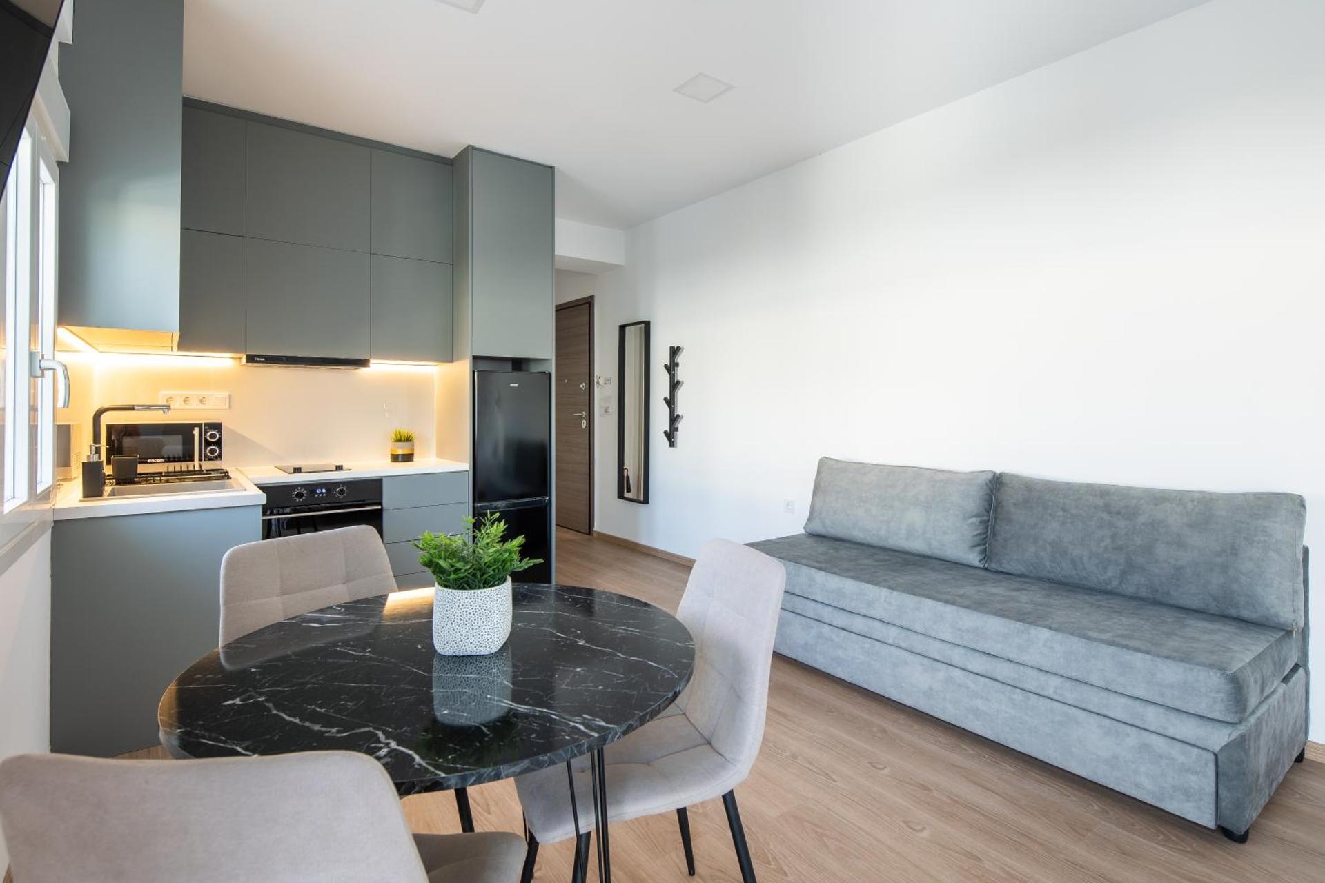 Boutique Studios near Airport - Photo 34