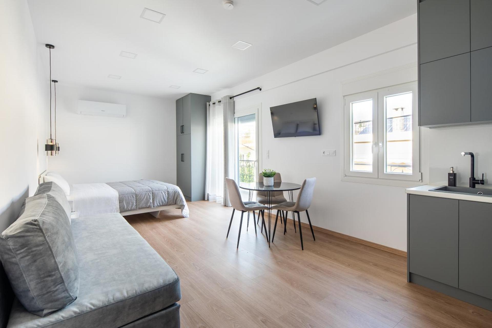 Boutique Studios near Airport - Photo 25