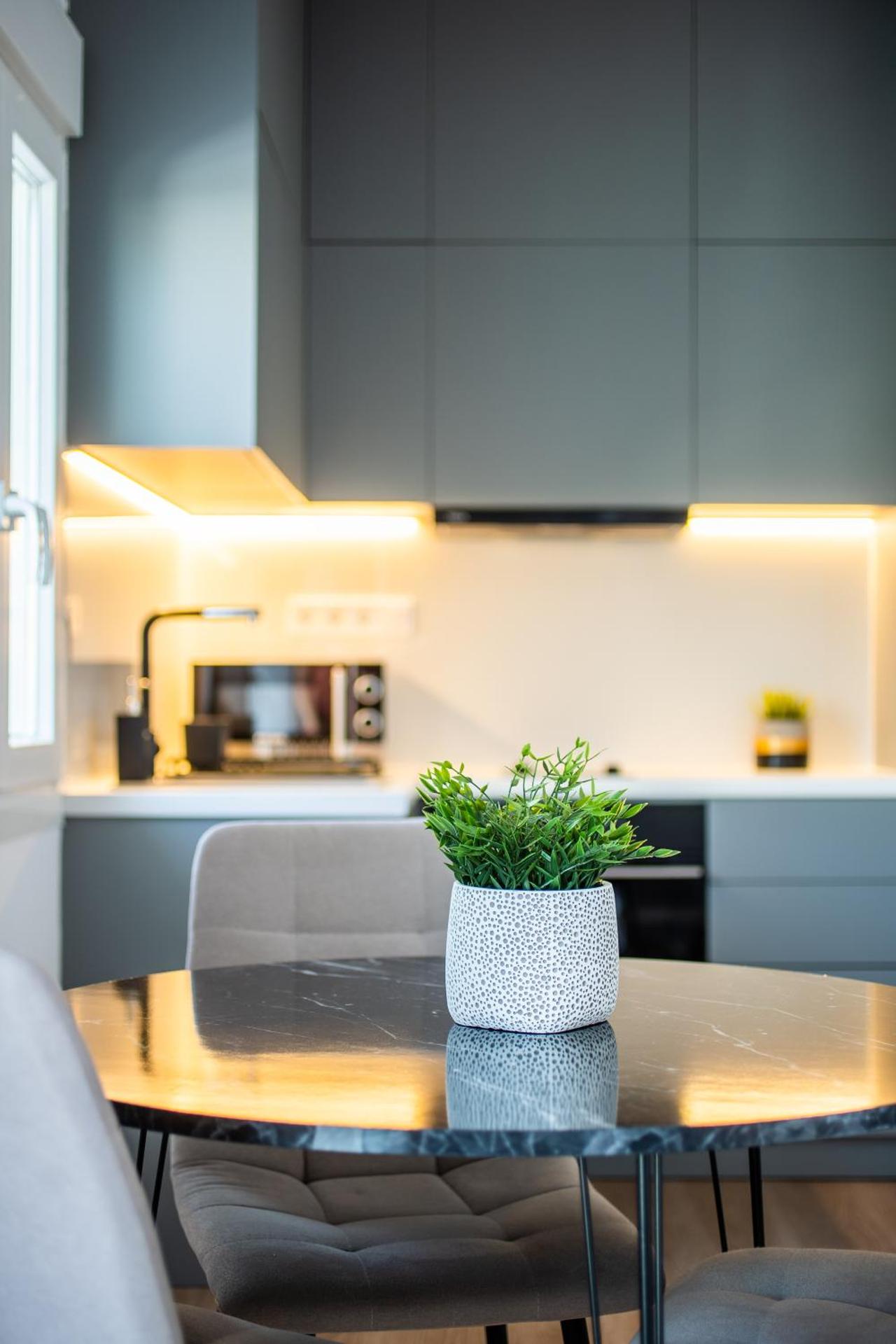 Boutique Studios near Airport - Photo 26