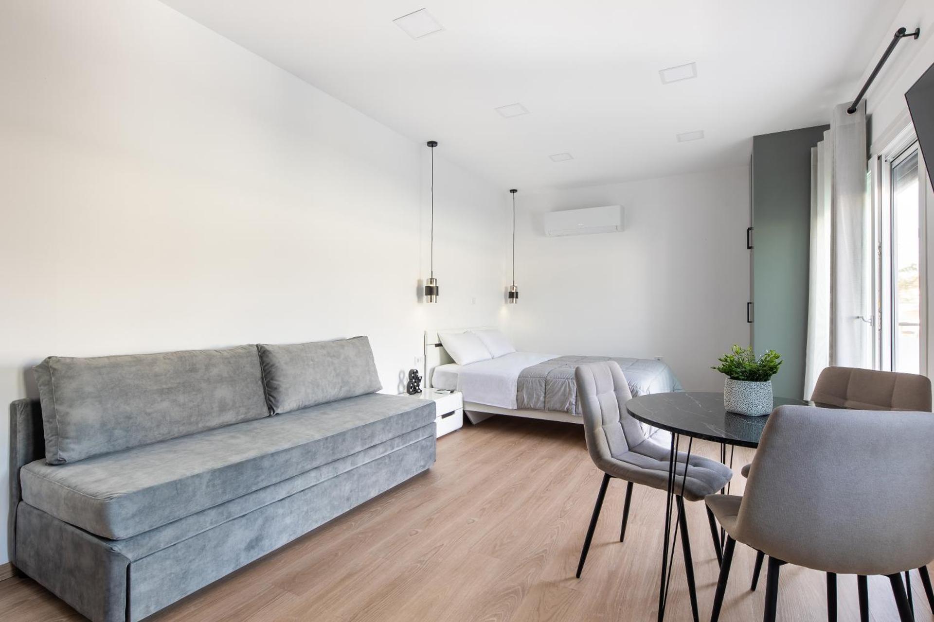 Boutique Studios near Airport - Photo 28