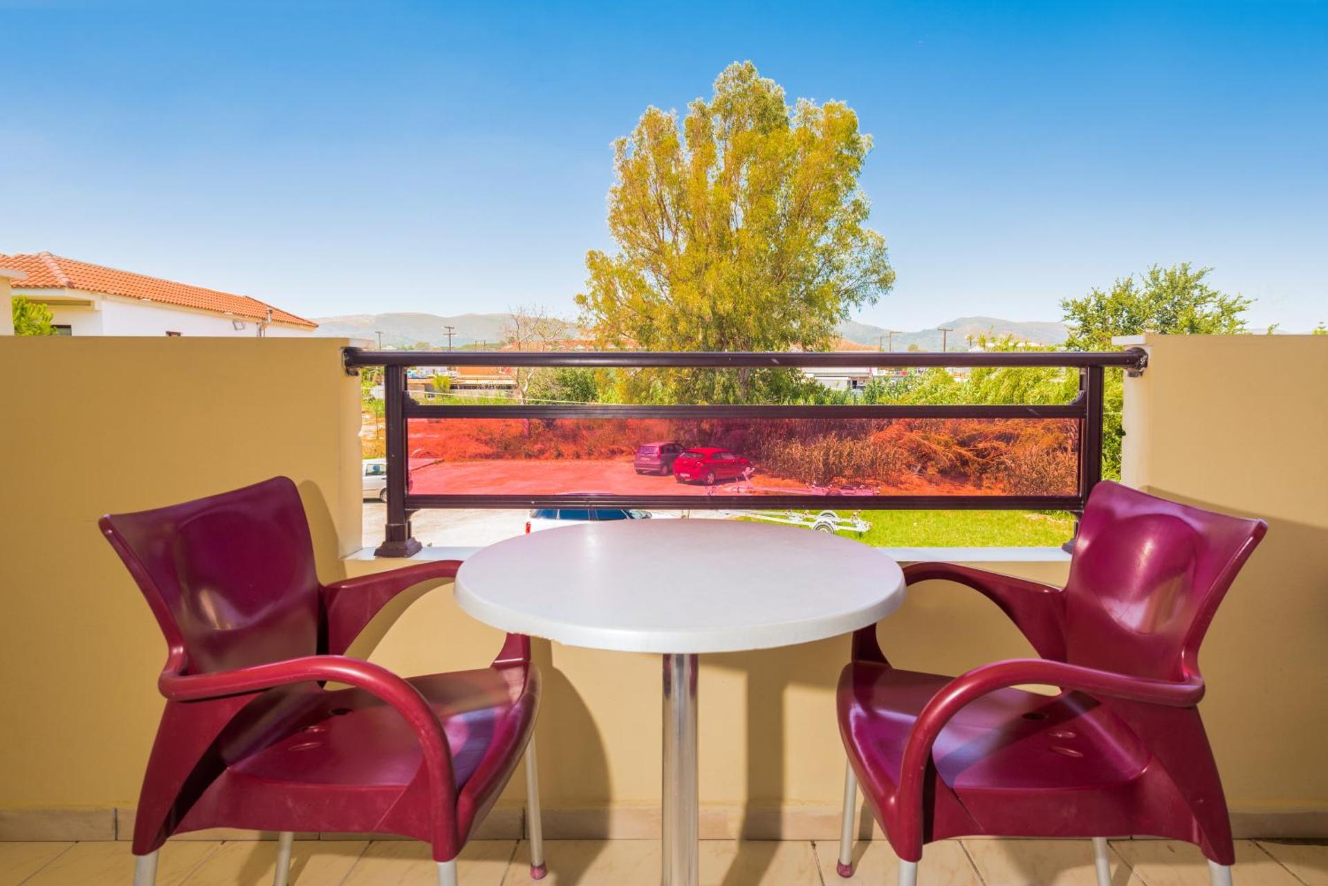 Canadian Hotel - Photo 48