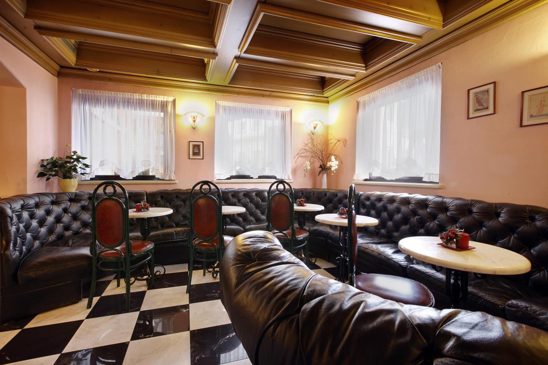 Hotel Touring - Photo 28