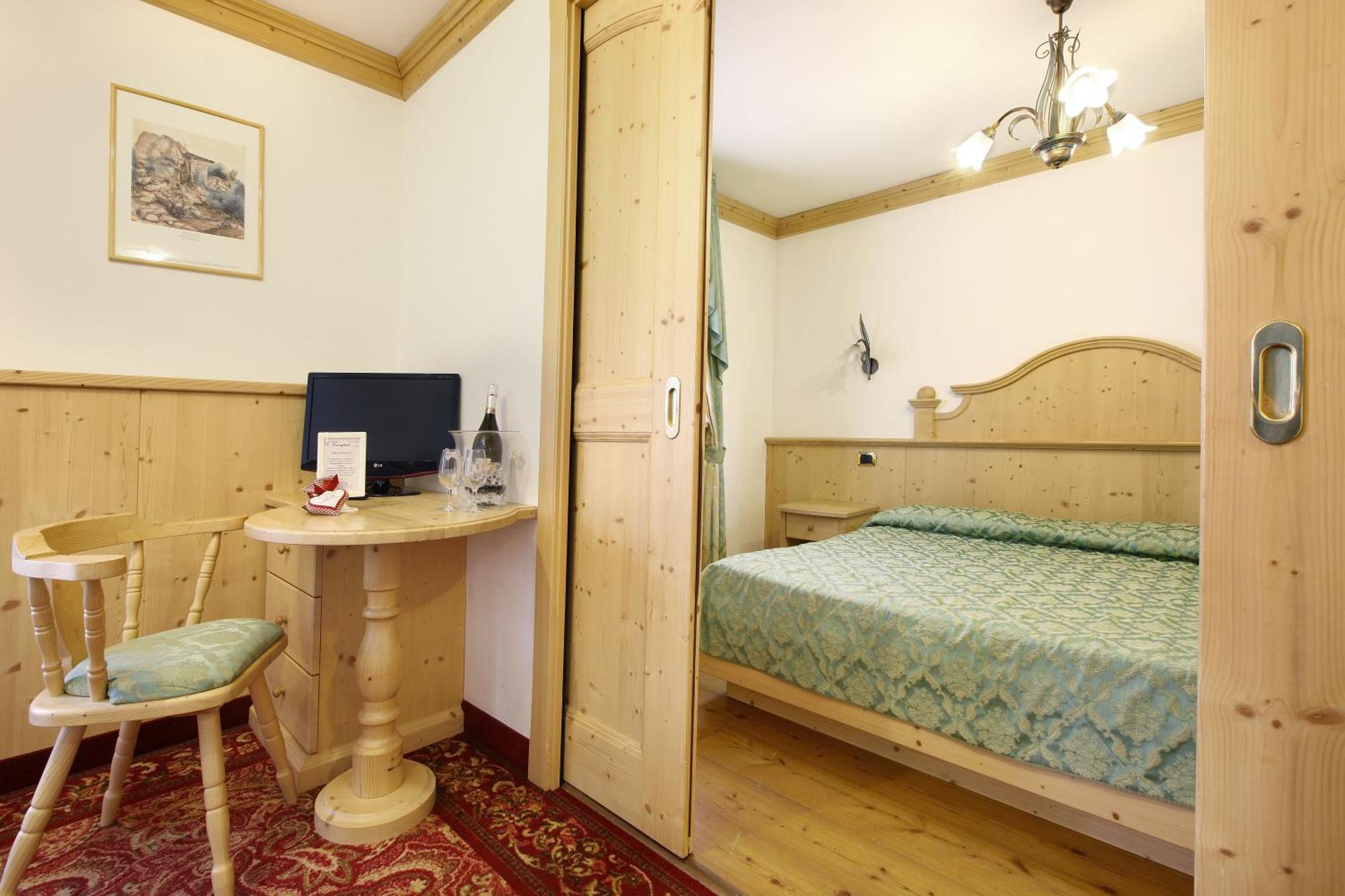 Hotel Touring - Photo 38