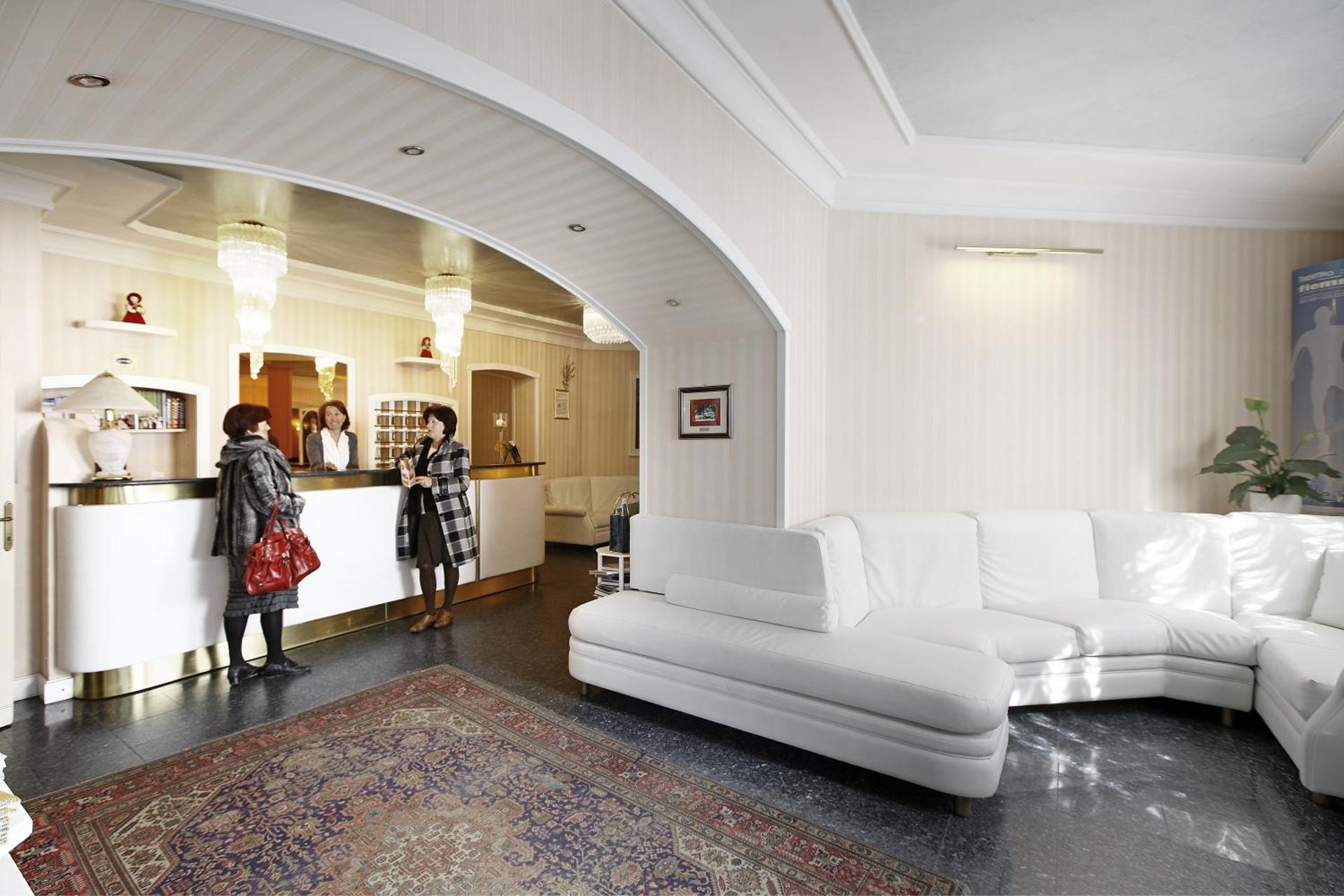 Hotel Touring - Photo 29