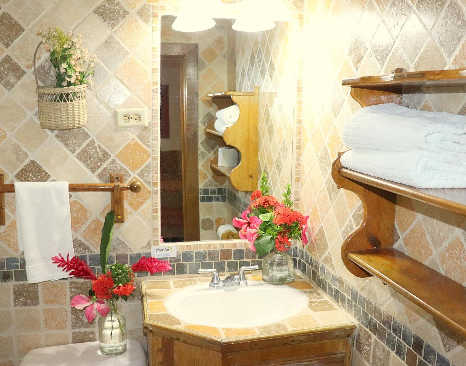 Posada Arco Iris, West End - Photo 12