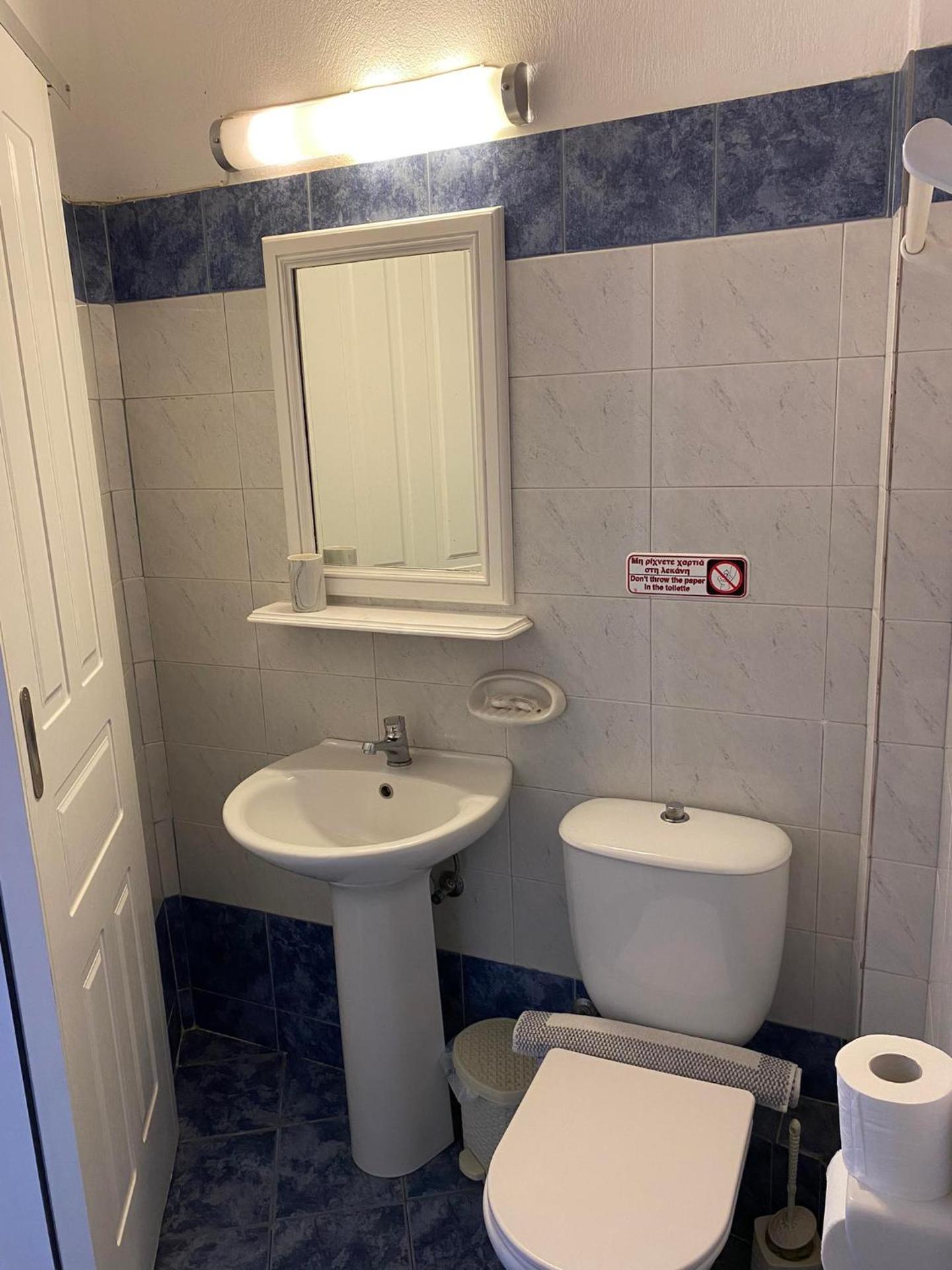 Fisilanis Beachfront Hotel - Photo 6