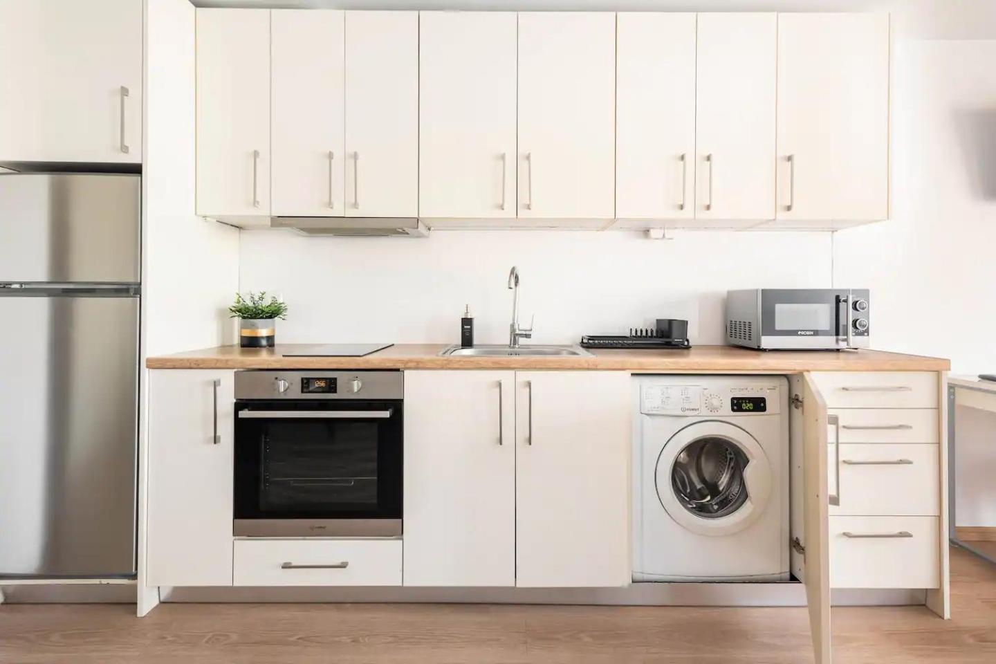 Boutique Studios near Airport - Photo 68