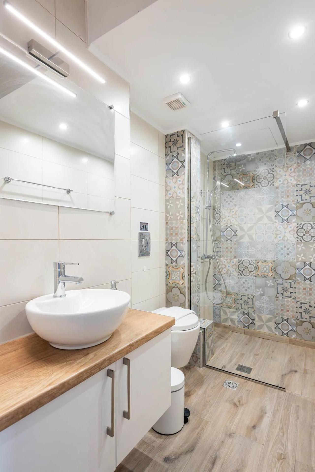 Boutique Studios near Airport - Photo 69