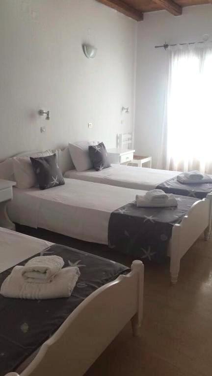 Standard Triple Room with Garden View