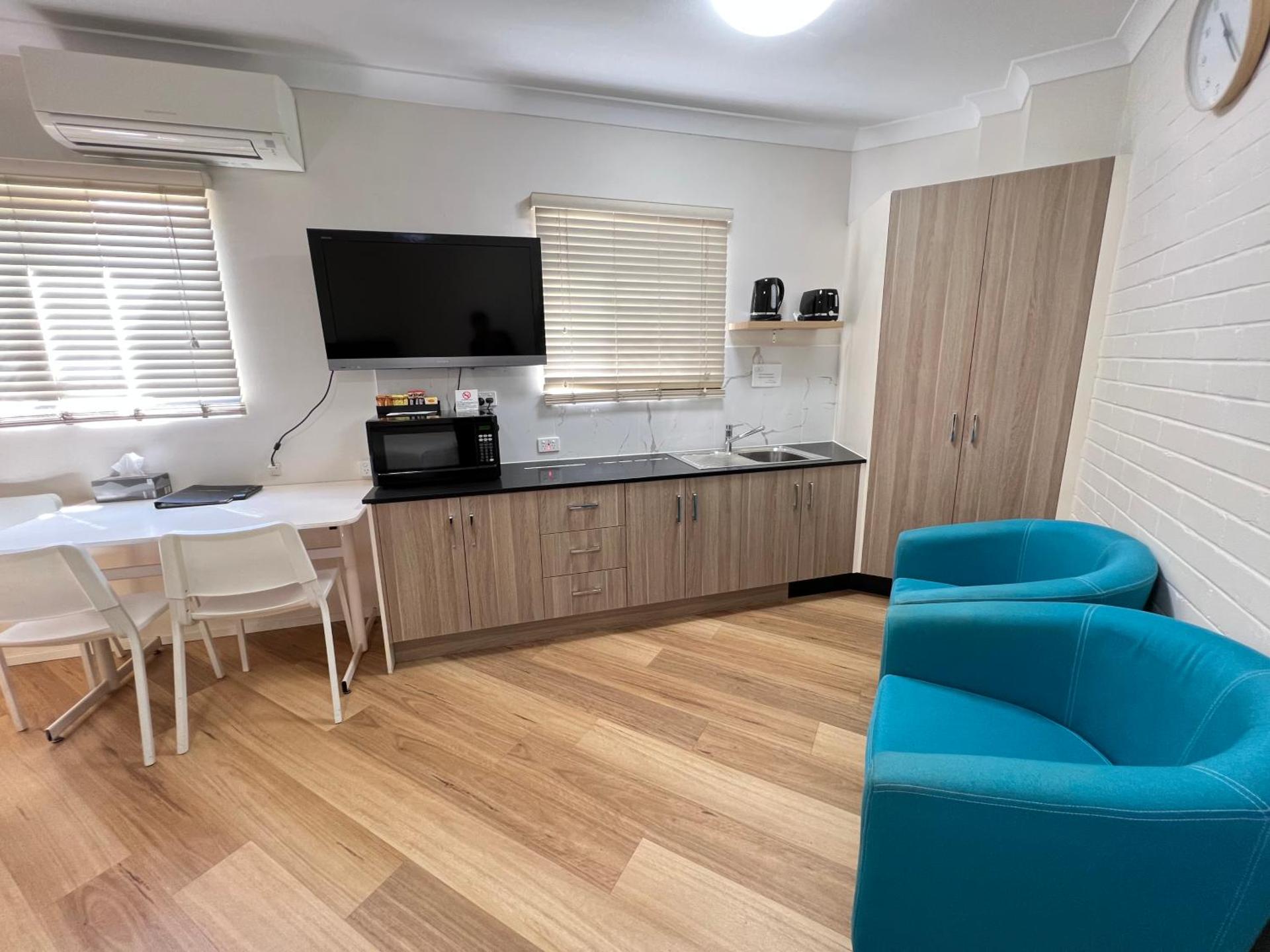 Benson Court Motel - Photo 10