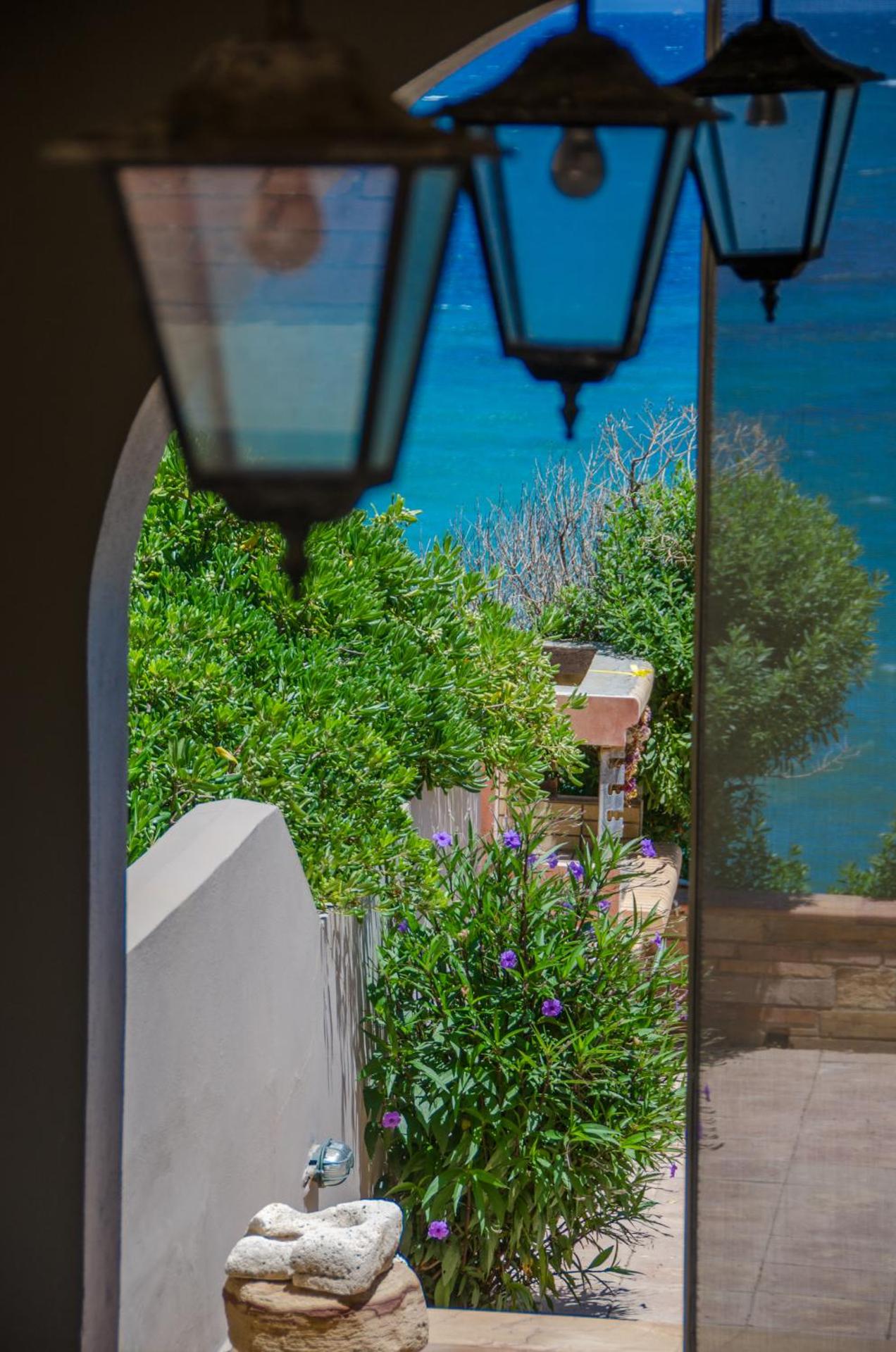 Plaka Studios - Photo 100