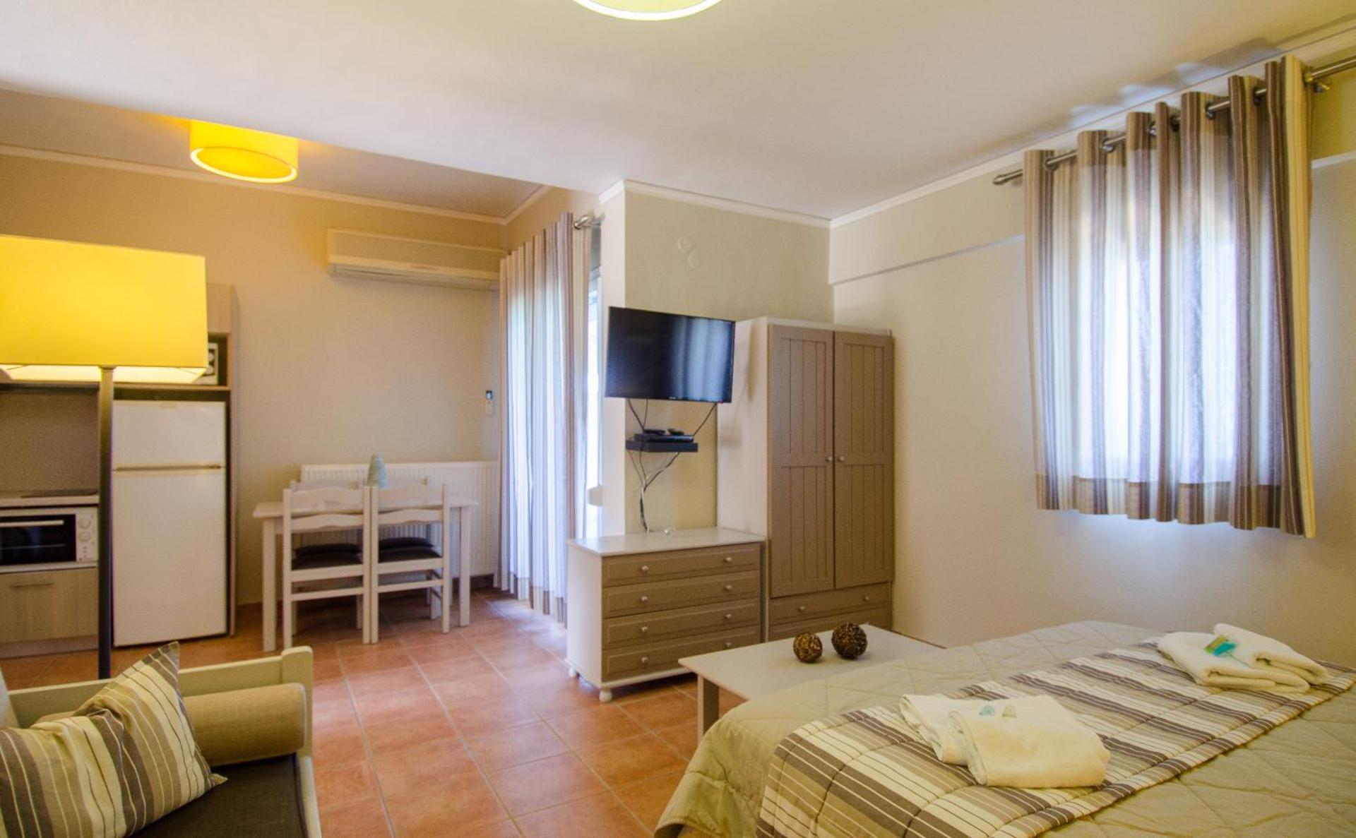 Plaka Studios - Photo 41