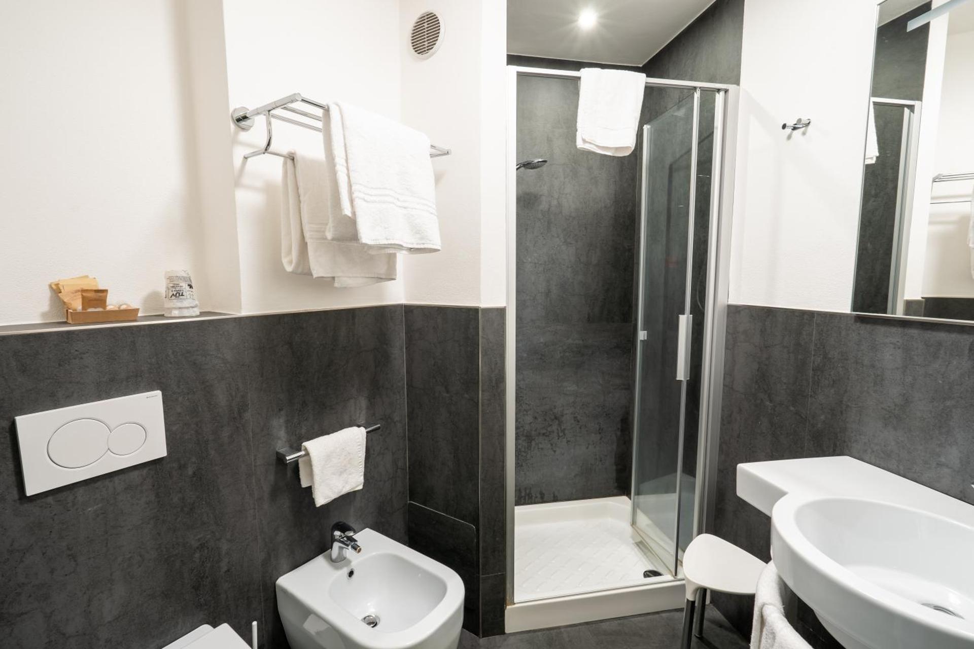 Hotel Des Etrangers - Photo 85