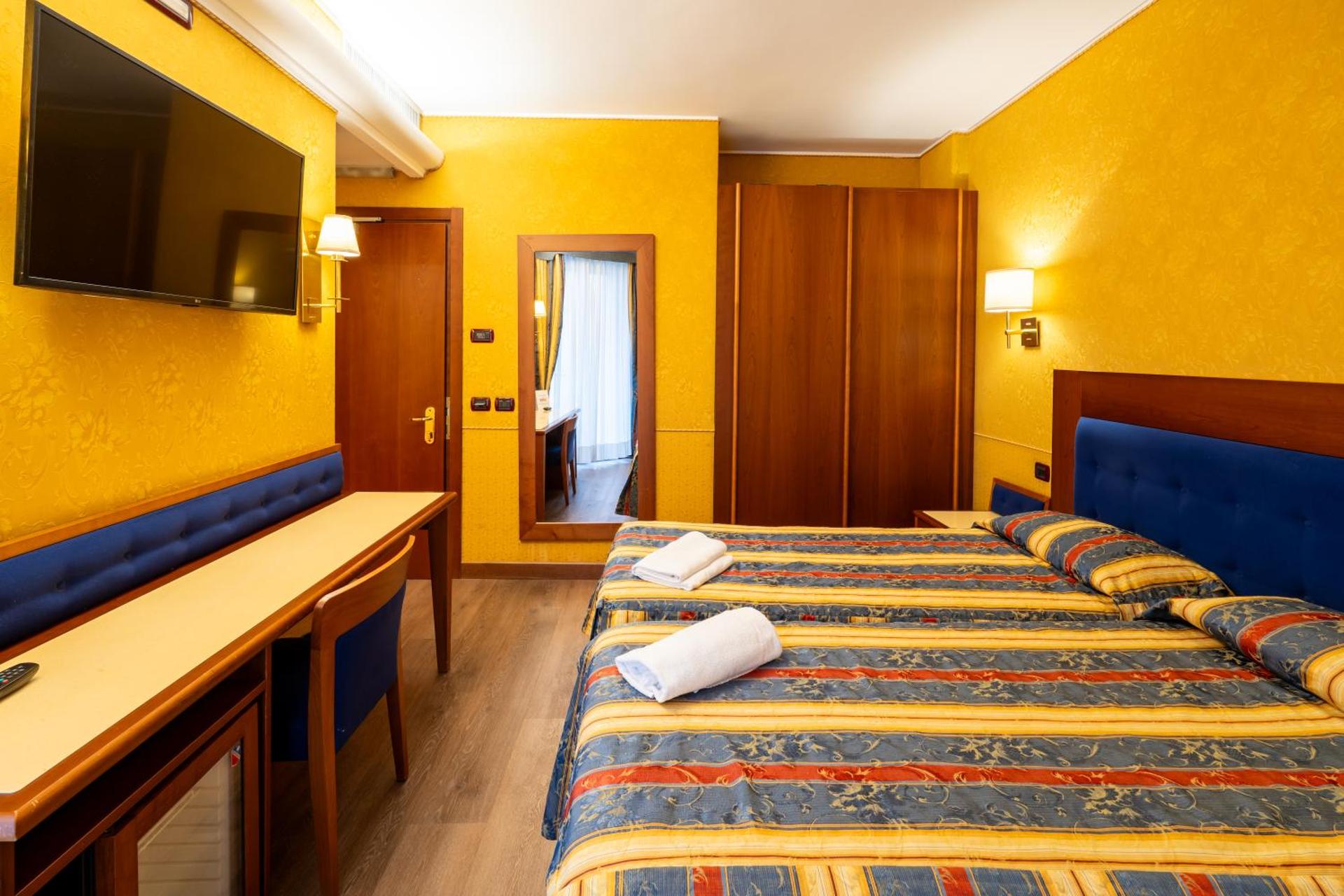 Hotel Des Etrangers - Photo 91