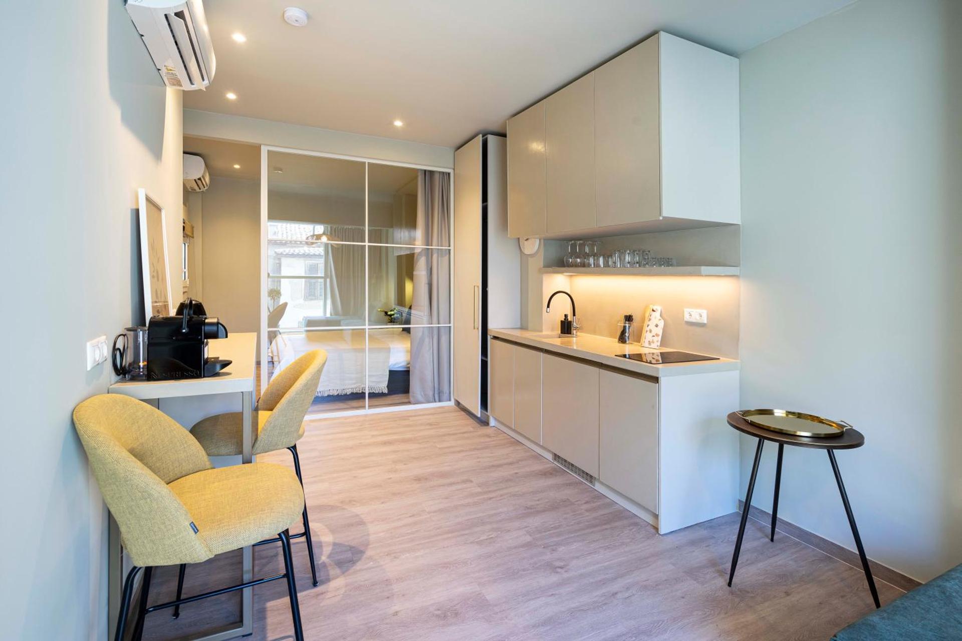 Yalarent Stunning Apartments at the Heart of Athens - Photo 38