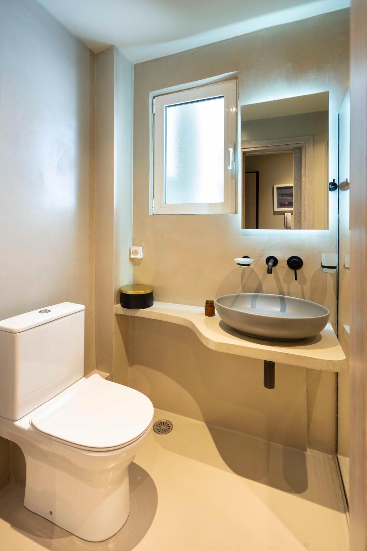 Yalarent Stunning Apartments at the Heart of Athens - Photo 41