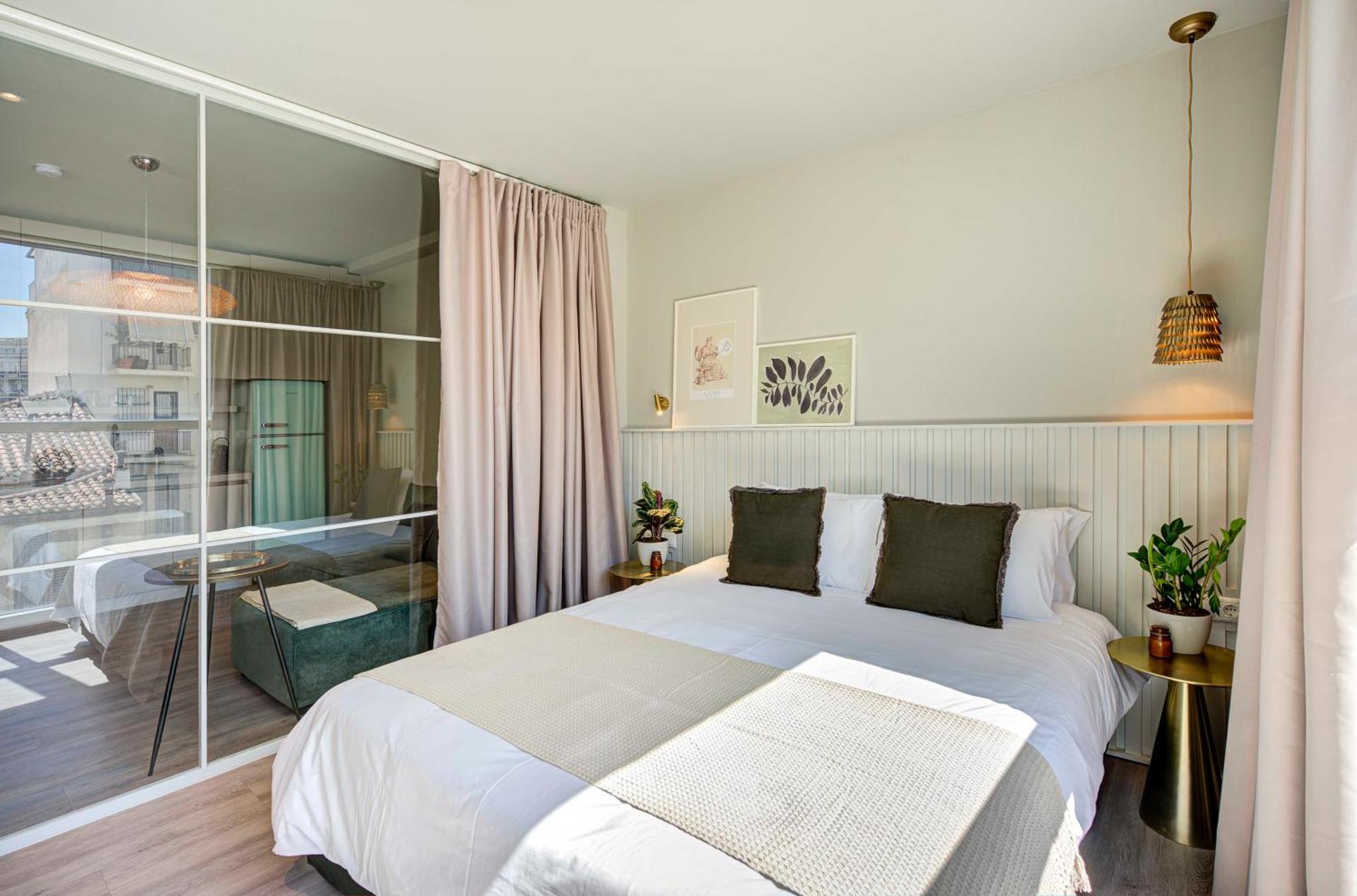 Yalarent Stunning Apartments at the Heart of Athens - Photo 16