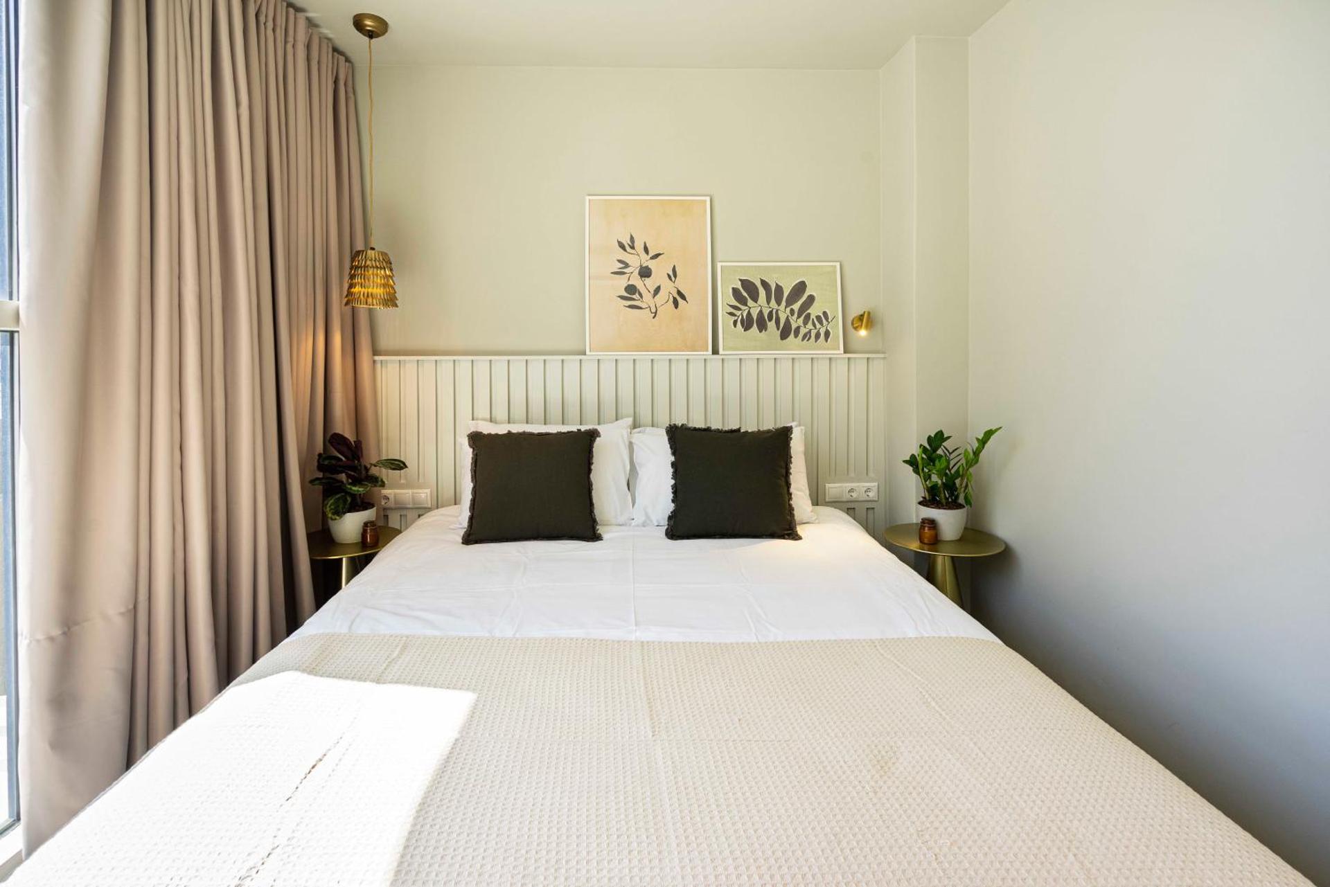 Yalarent Stunning Apartments at the Heart of Athens - Photo 15