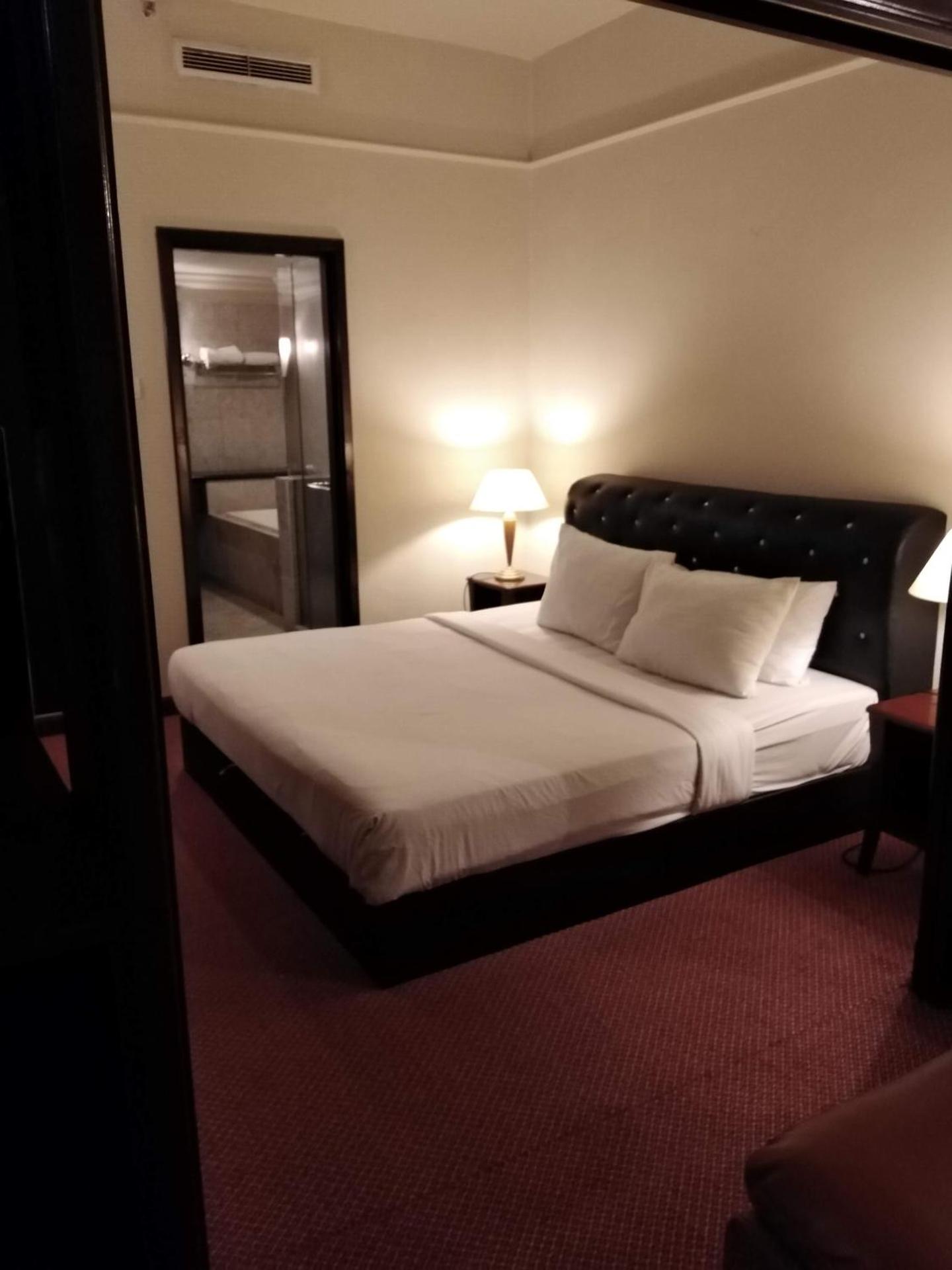 City Apartment at Times Square - Photo 38