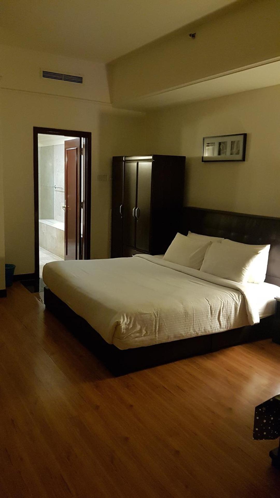 City Apartment at Times Square - Photo 6