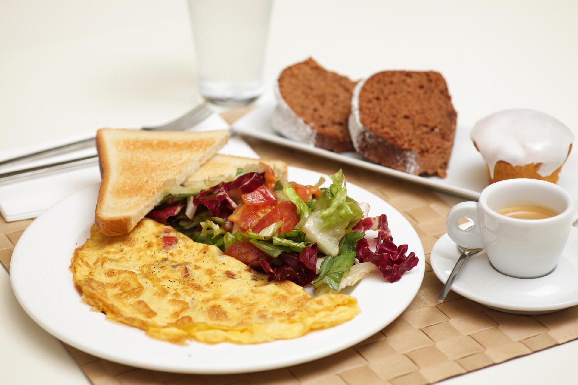 Sweet Home Hotel - Photo 36