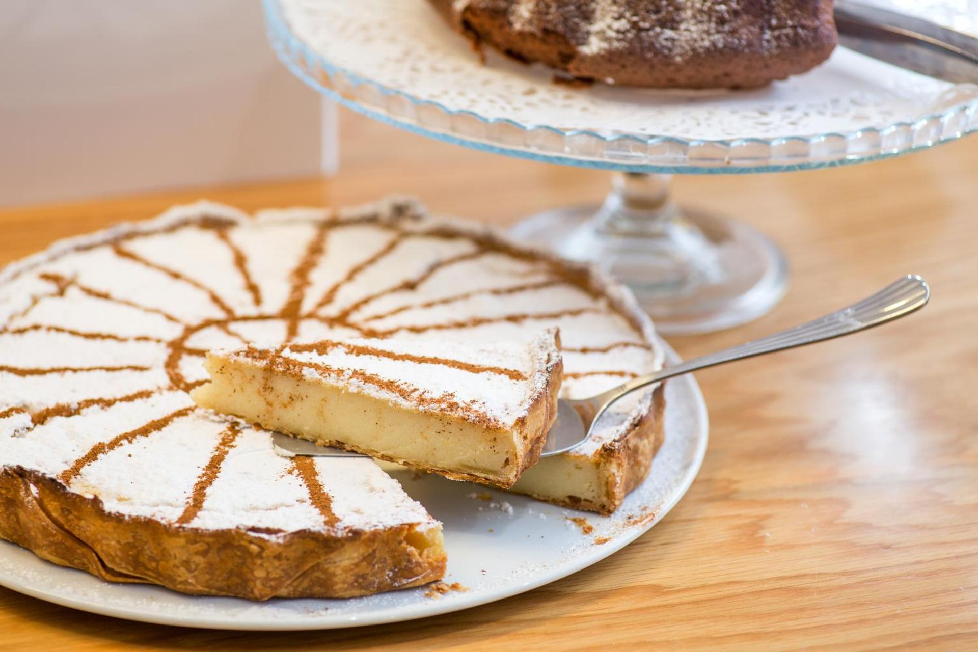 Sweet Home Hotel - Photo 17