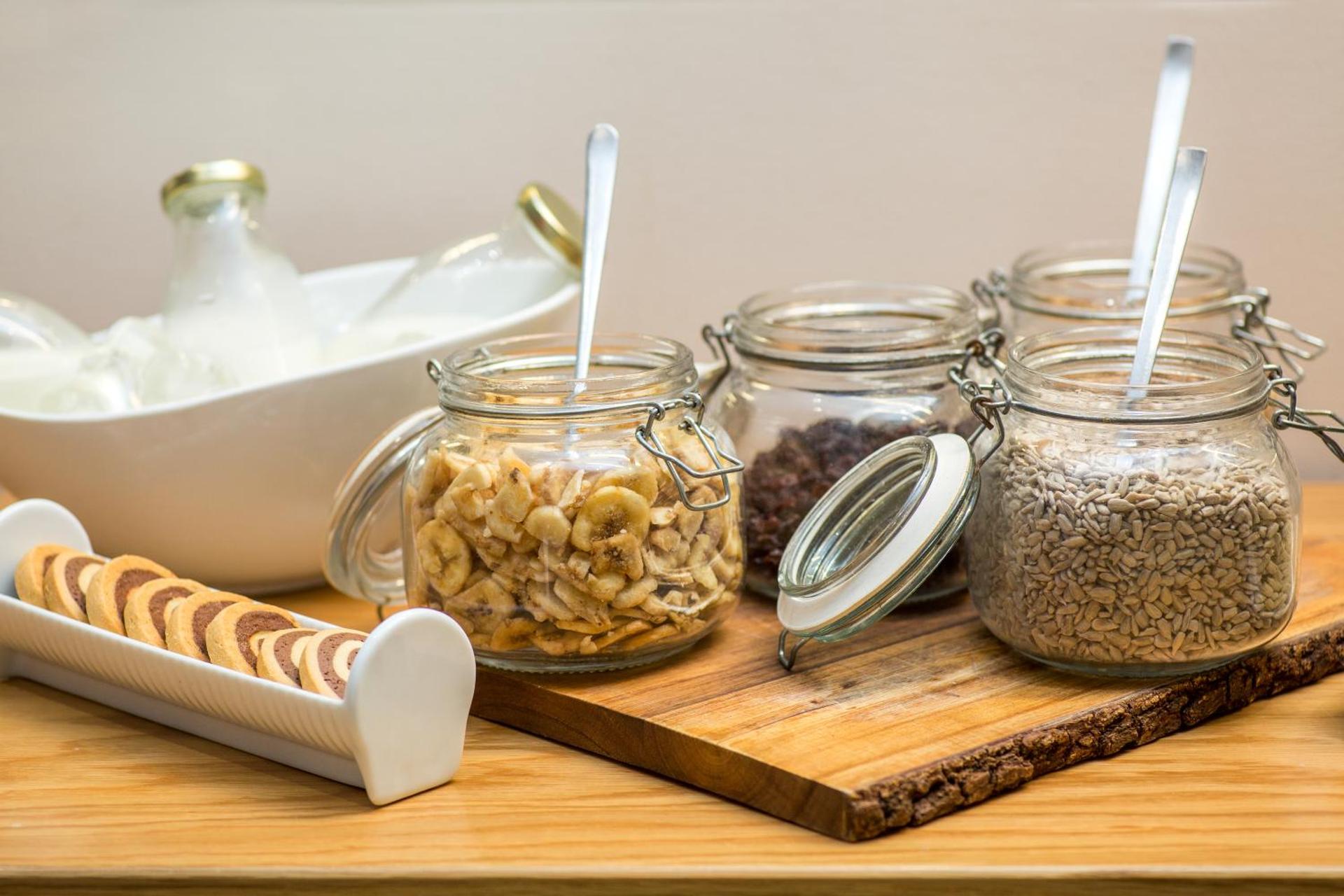 Sweet Home Hotel - Photo 40