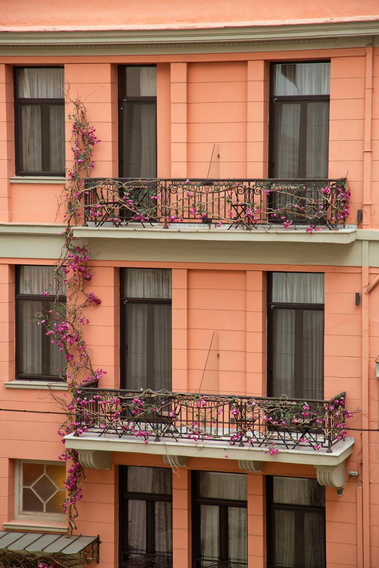 Sweet Home Hotel - Photo 9