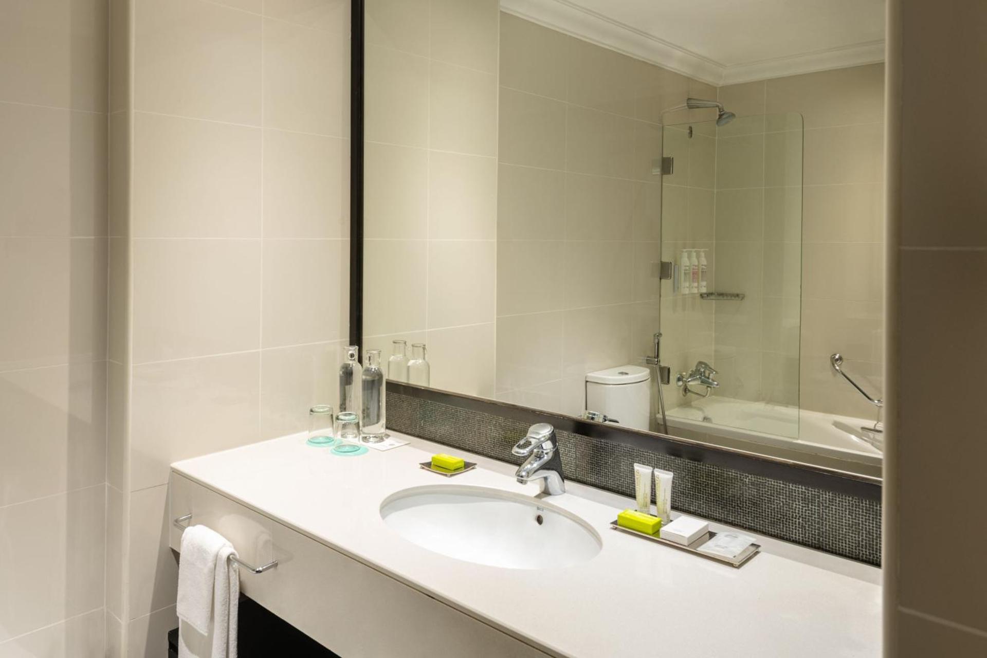 Le Meridien Mina Seyahi Beach Resort & Waterpark - Photo 49