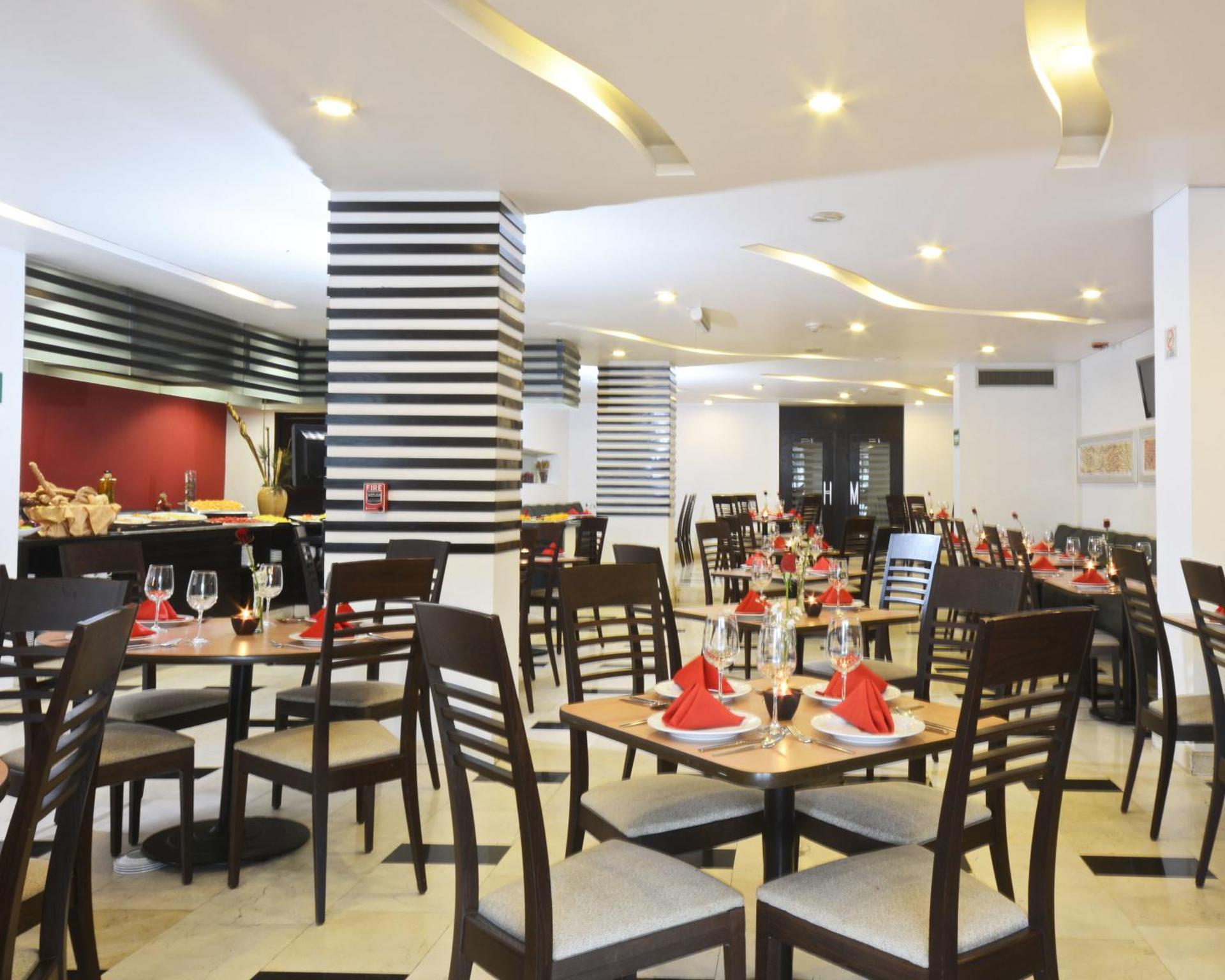 Hotel & Suites PF - Photo 39