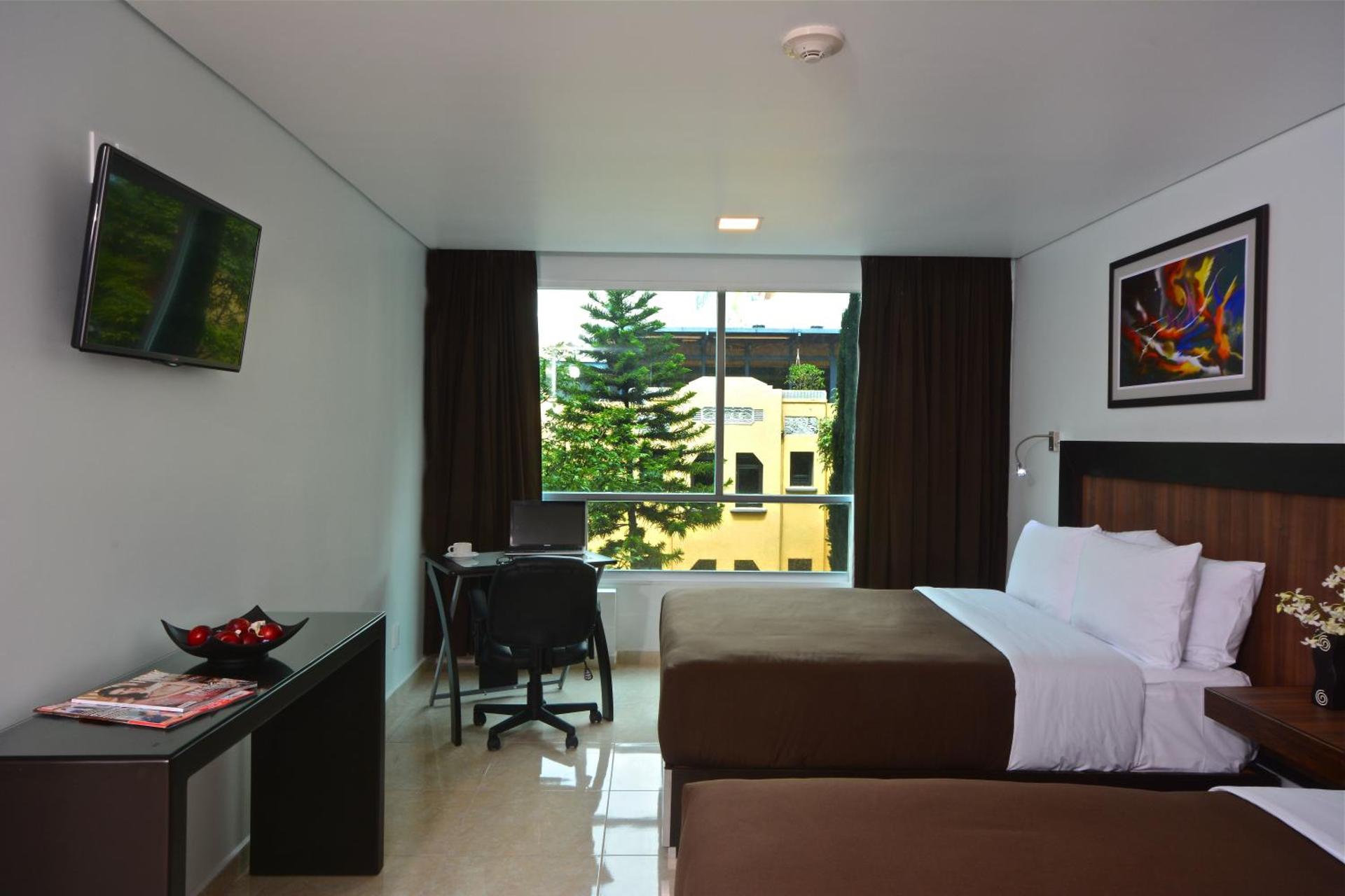 Hotel & Suites PF - Photo 92