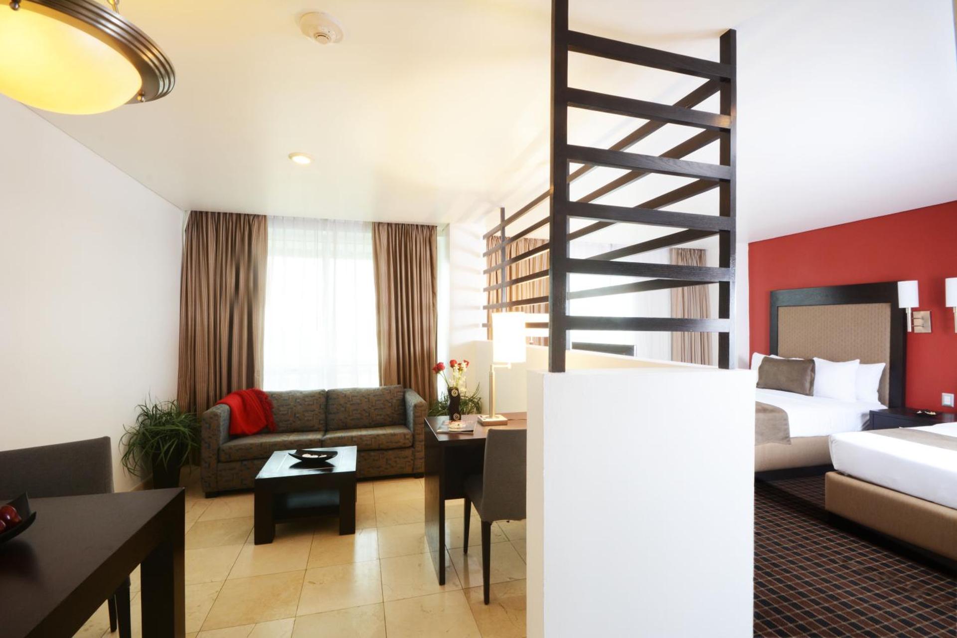 Hotel & Suites PF - Photo 37