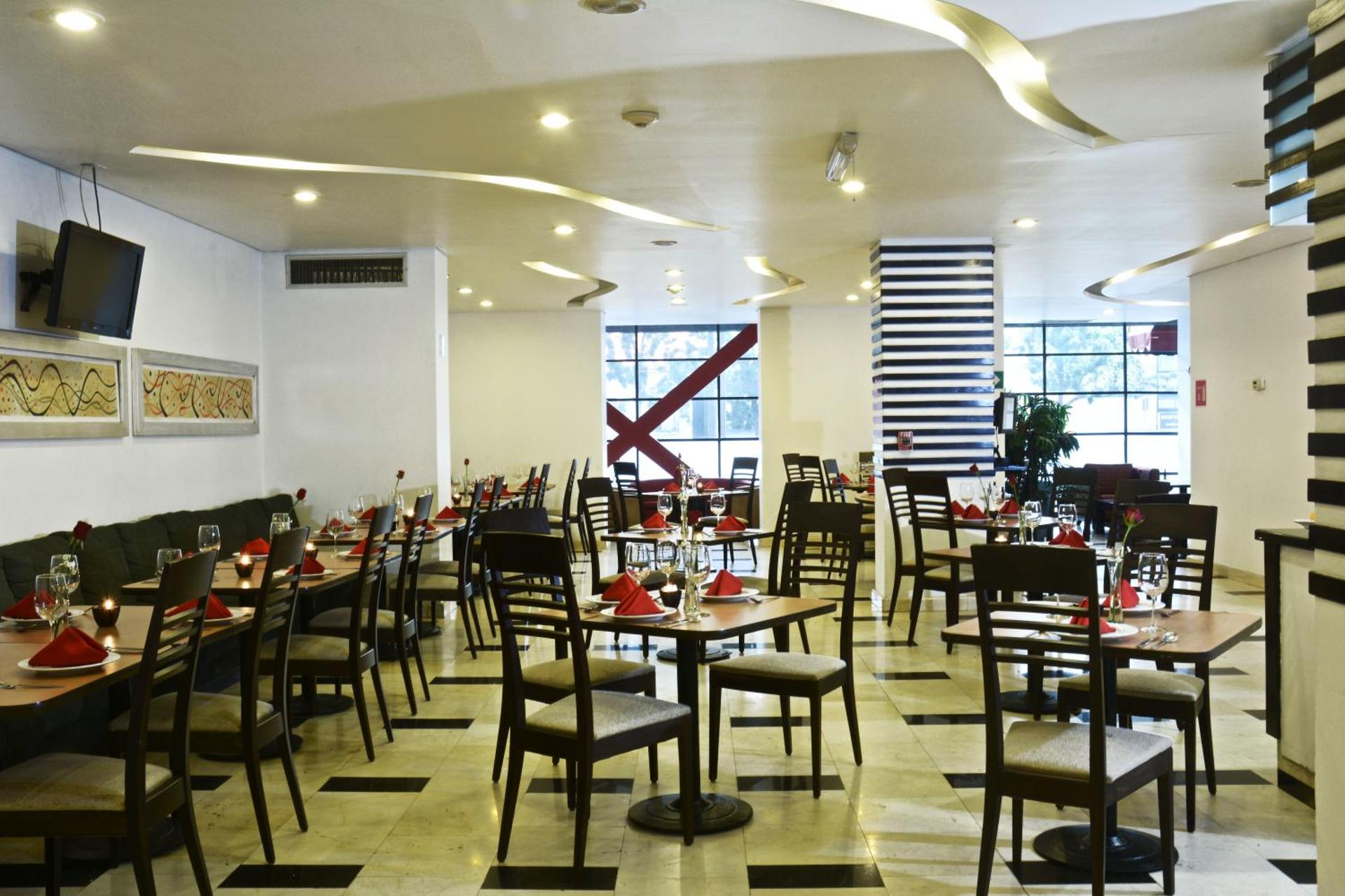 Hotel & Suites PF - Photo 35