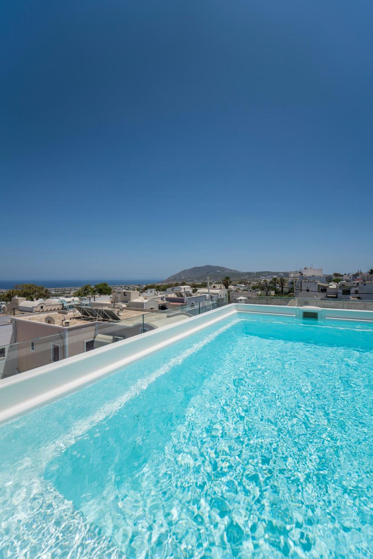 Apartment with Roof Top Jacuzzi