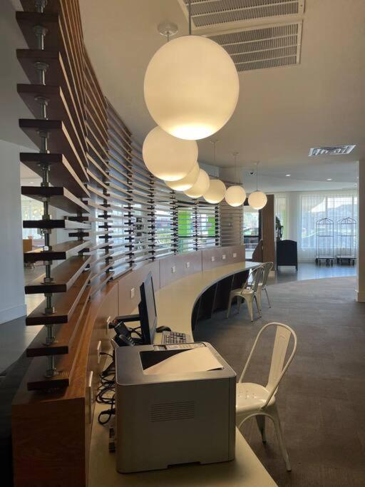 Cozy hotel with Super location near Disney - Photo 19