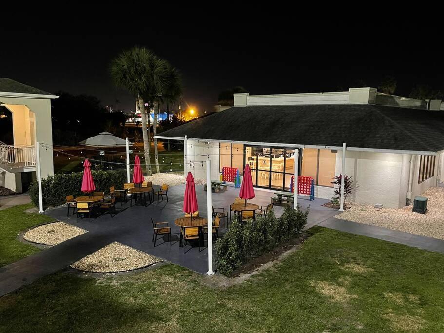 Cozy hotel with Super location near Disney - Photo 18