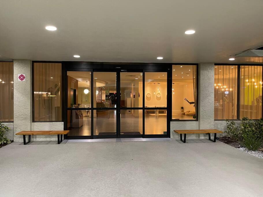 Cozy hotel with Super location near Disney - Photo 10