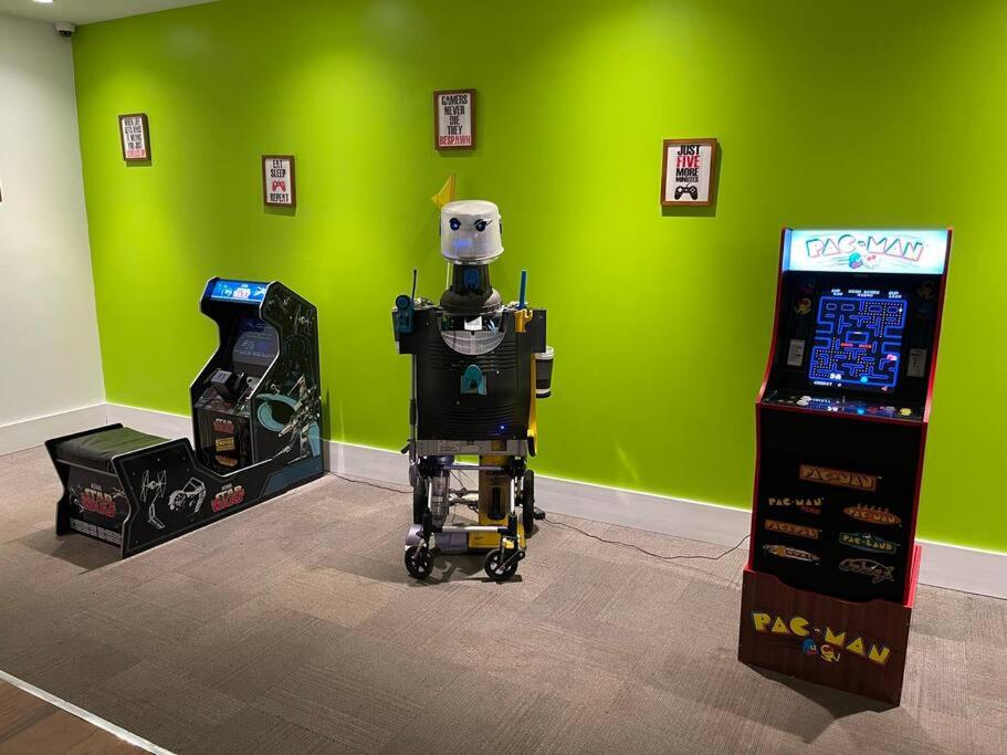 Cozy hotel with Super location near Disney - Photo 3