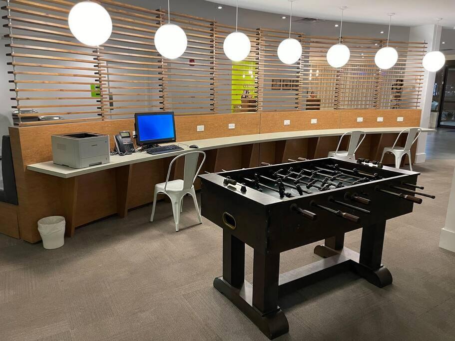 Cozy hotel with Super location near Disney - Photo 8