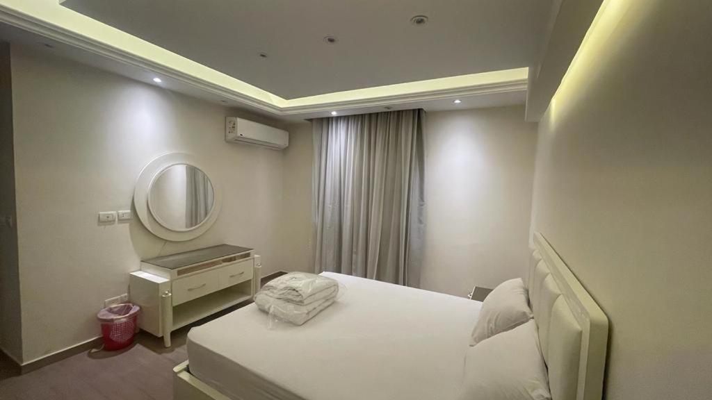 Luxury Host -211- Dream Land