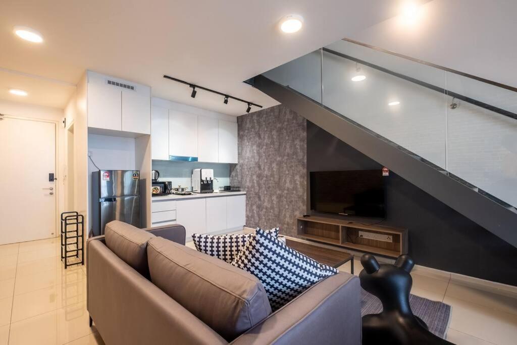 Duplex Industrial Loft 5pax above Eko Cheras Mall - Photo 8